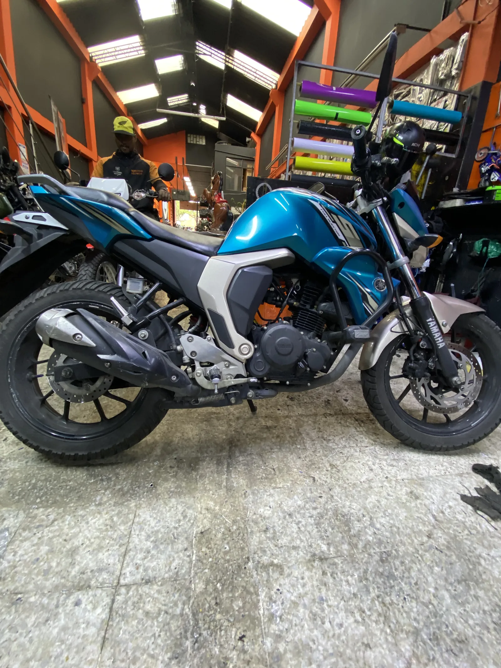 YAMAHA FZ foto 6