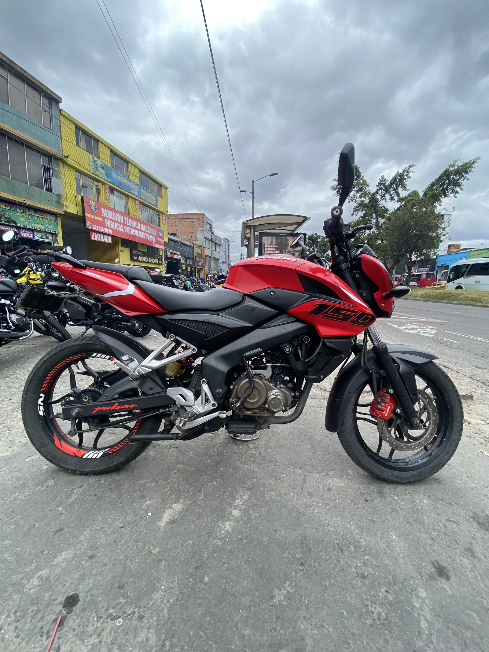 BAJAJ PULSAR NS foto 9
