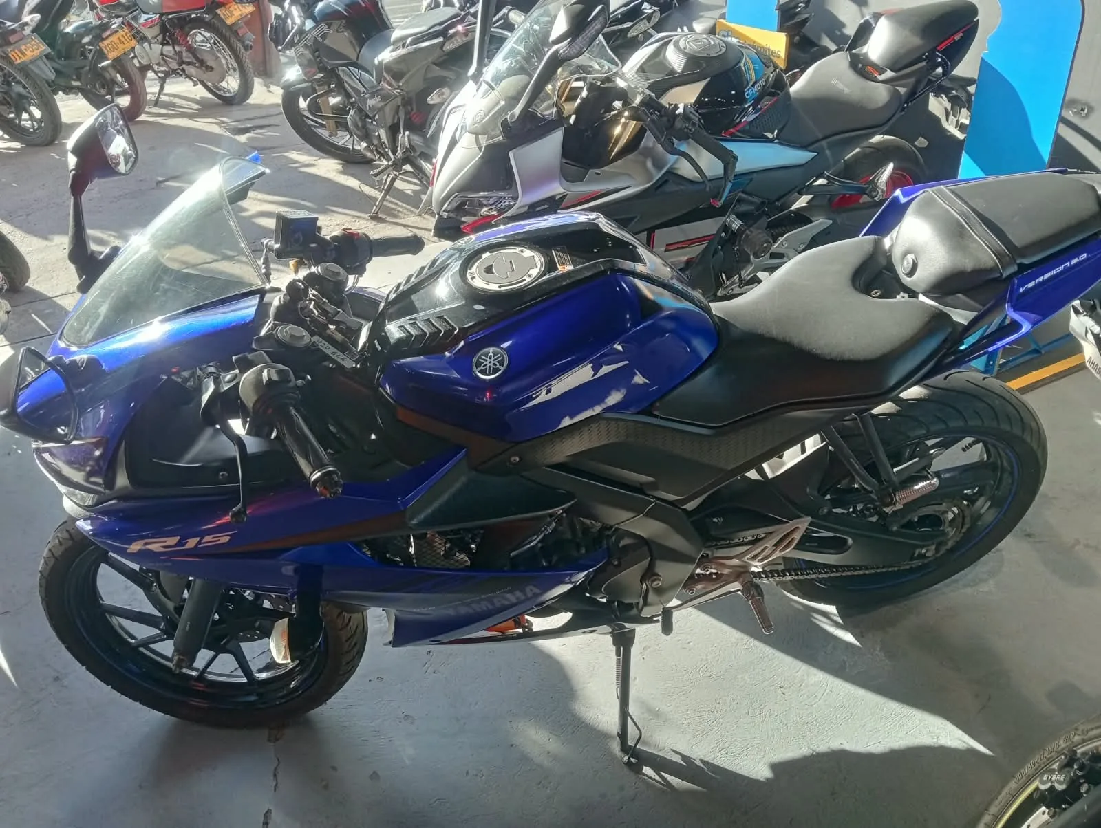 YAMAHA YZF-R15 foto 7