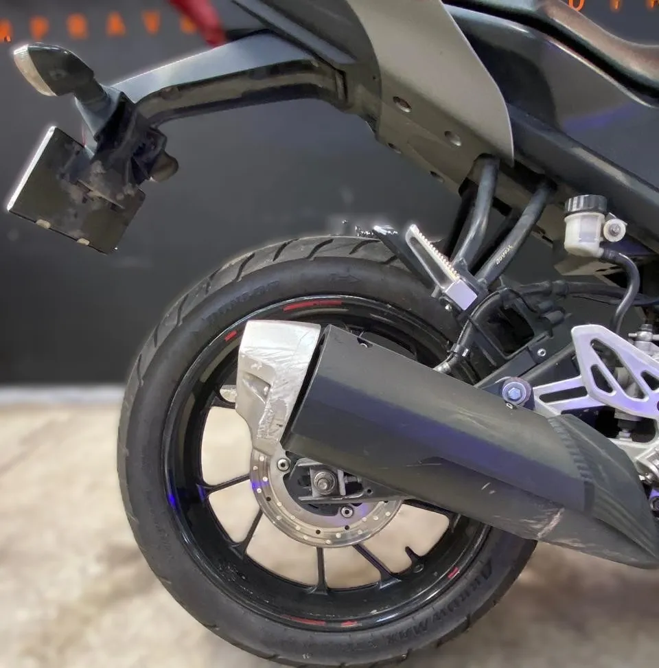 YAMAHA YZF-R15 foto 3