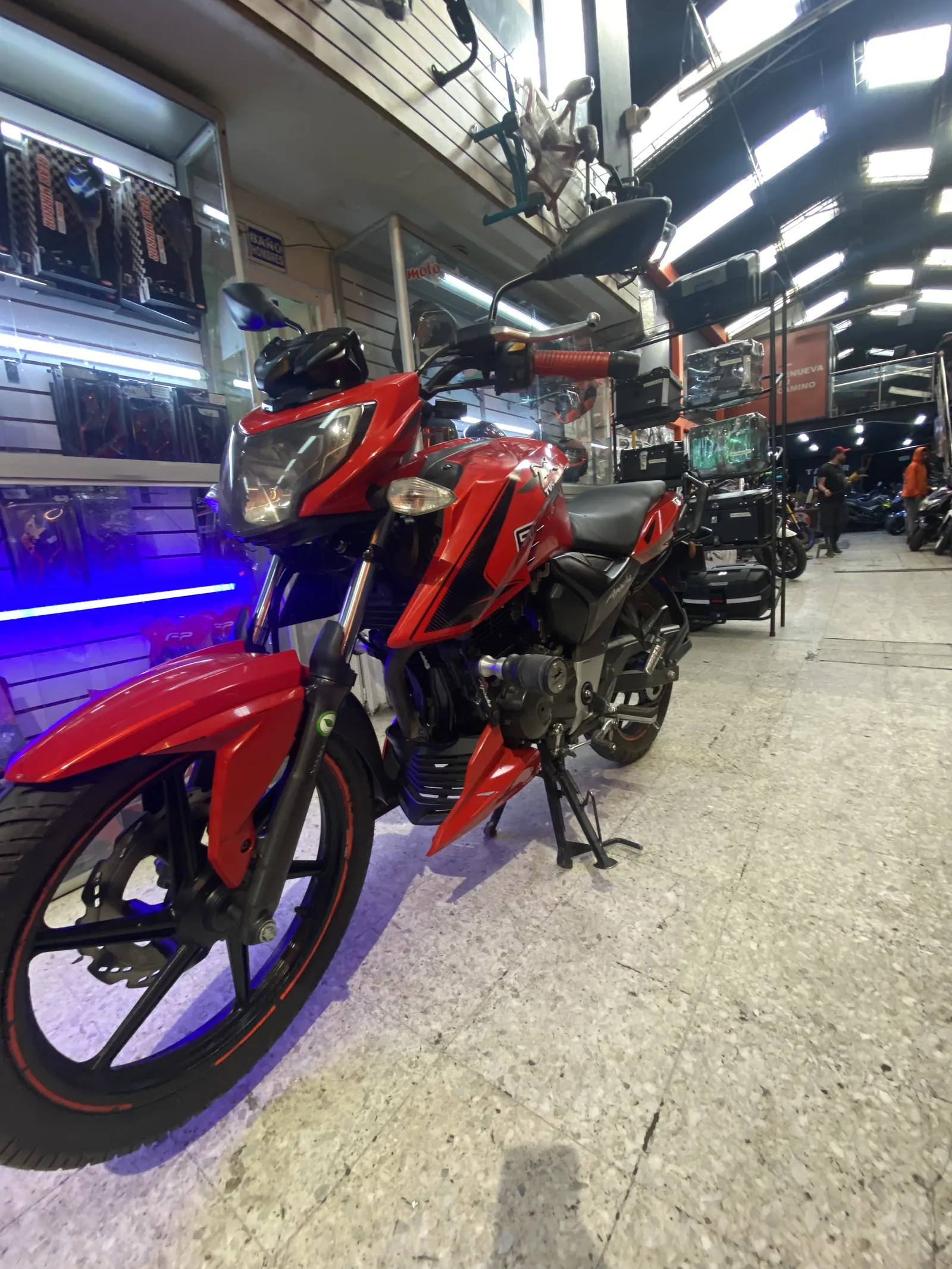 TVS APACHE RTR foto 12