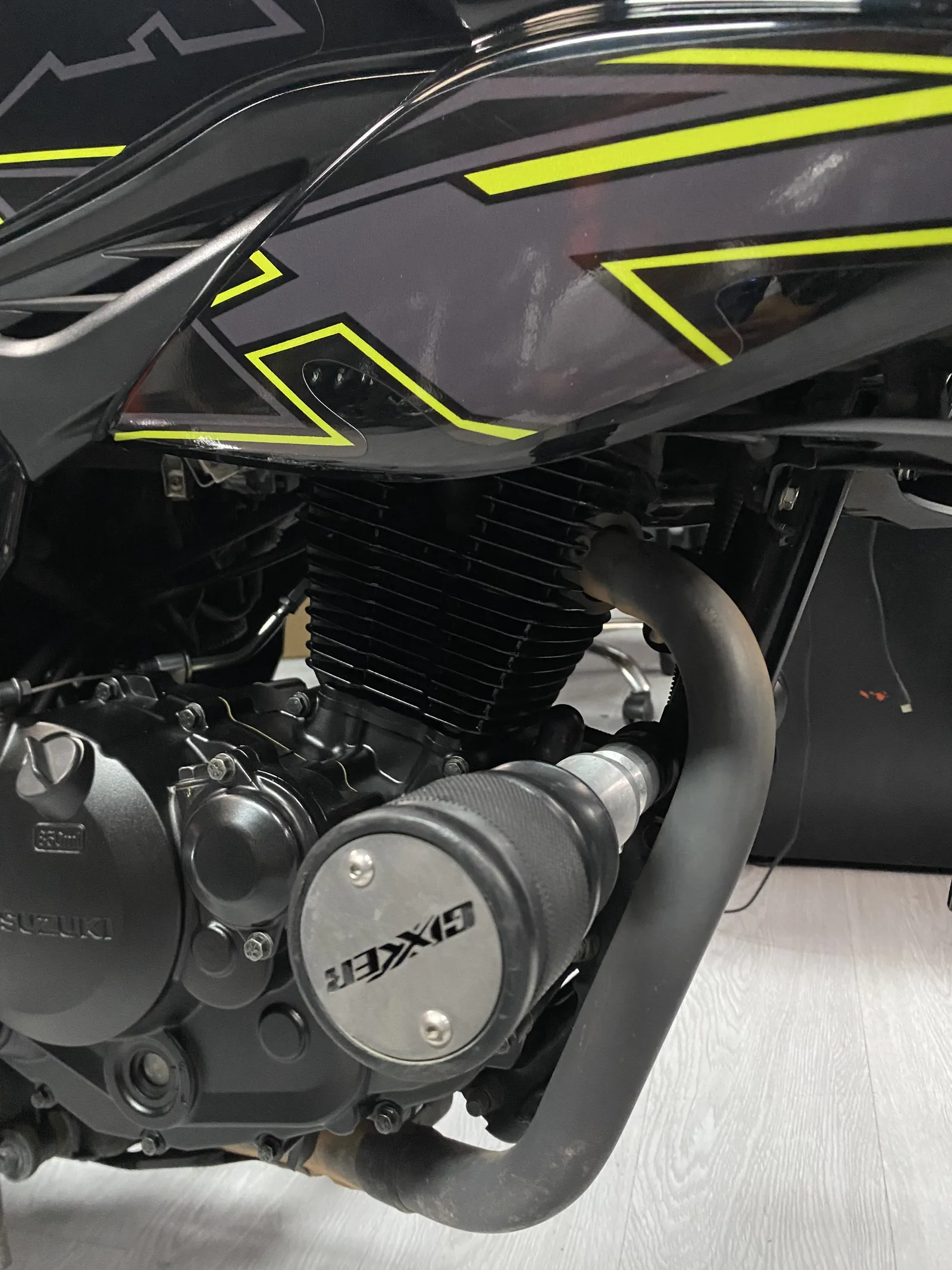 SUZUKI GIXXER FI foto 2