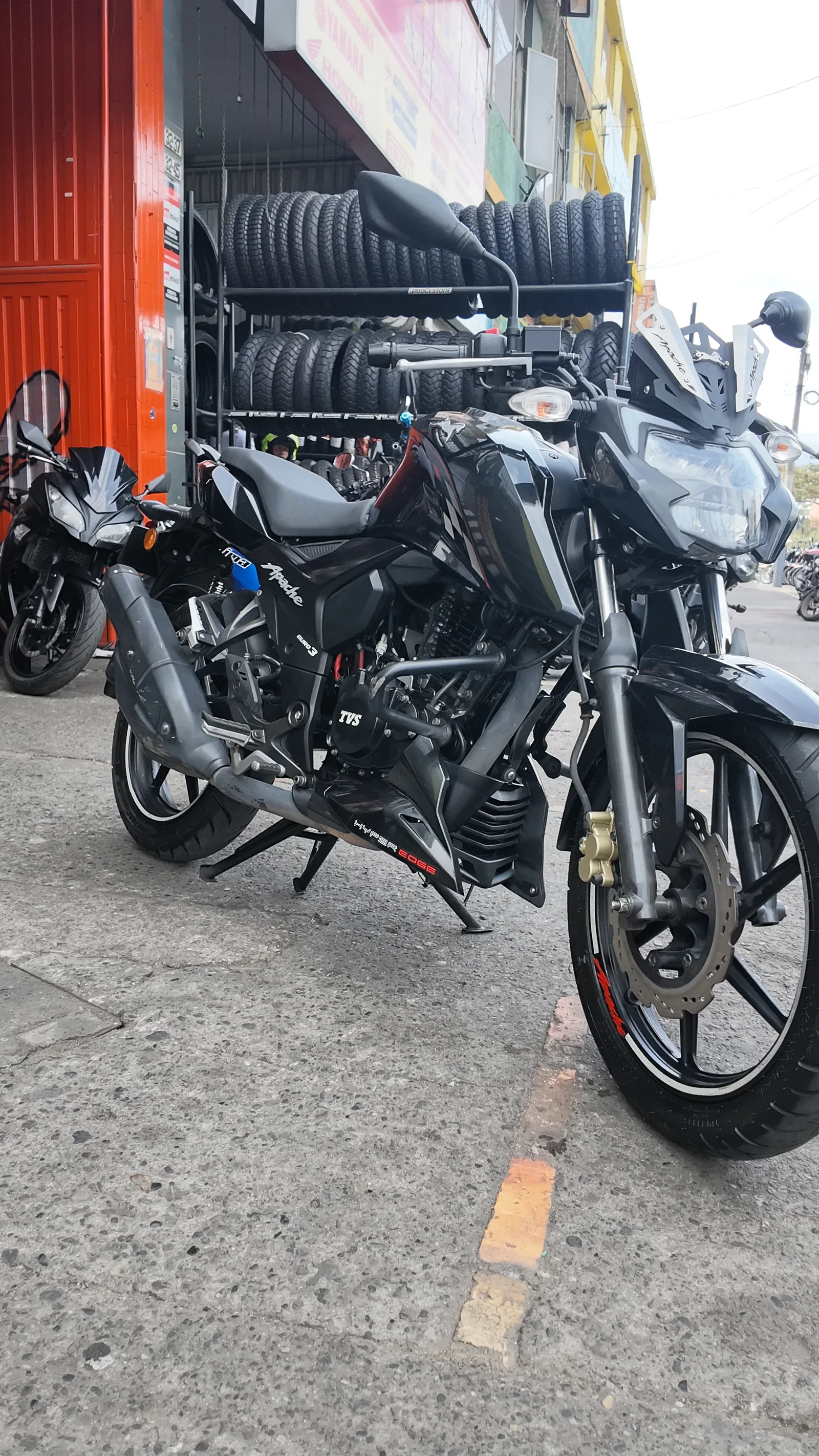 TVS APACHE 4V foto 12