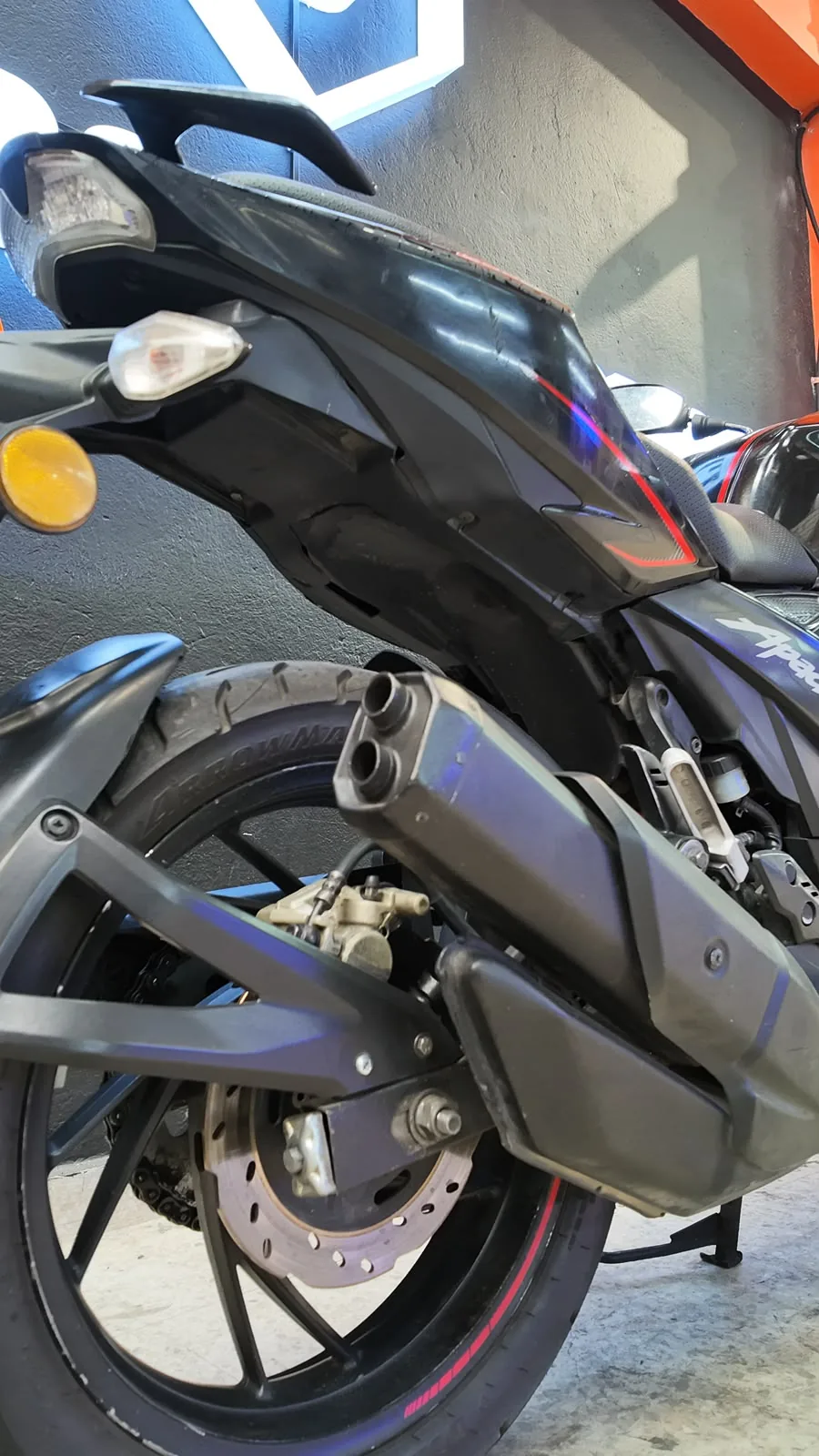 TVS APACHE 4V foto 3