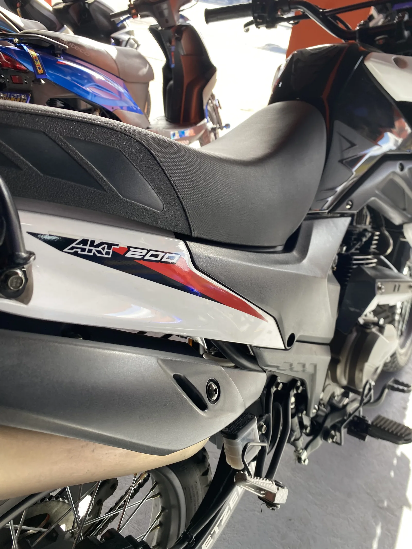 AKT TT DUAL SPORT foto 4