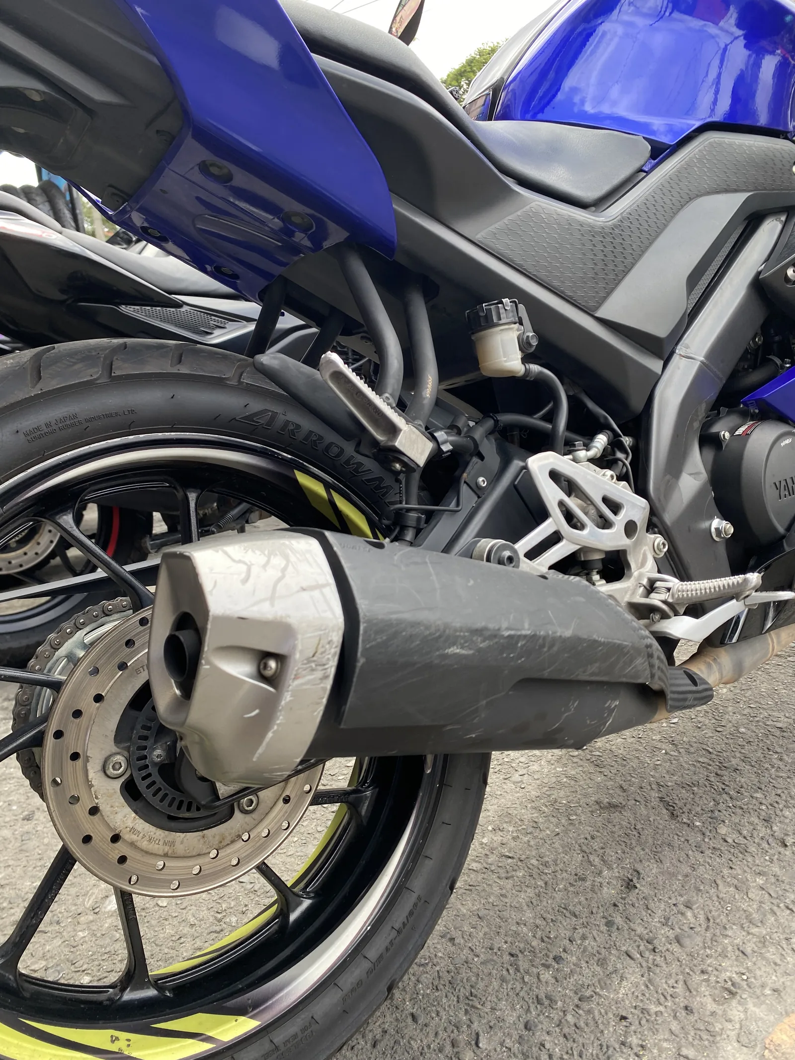 YAMAHA YZF-R15 foto 5