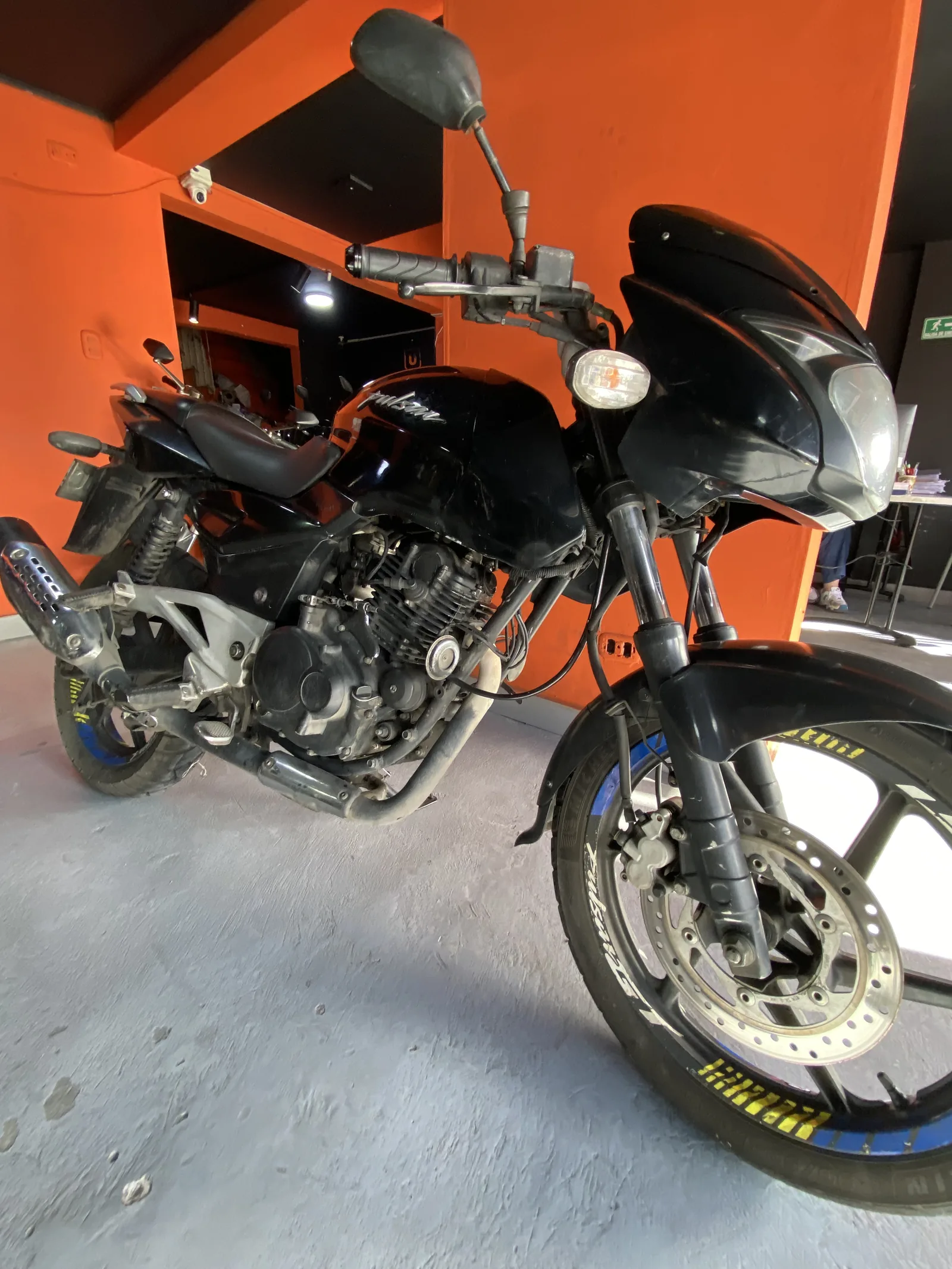 BAJAJ PULSAR foto 1