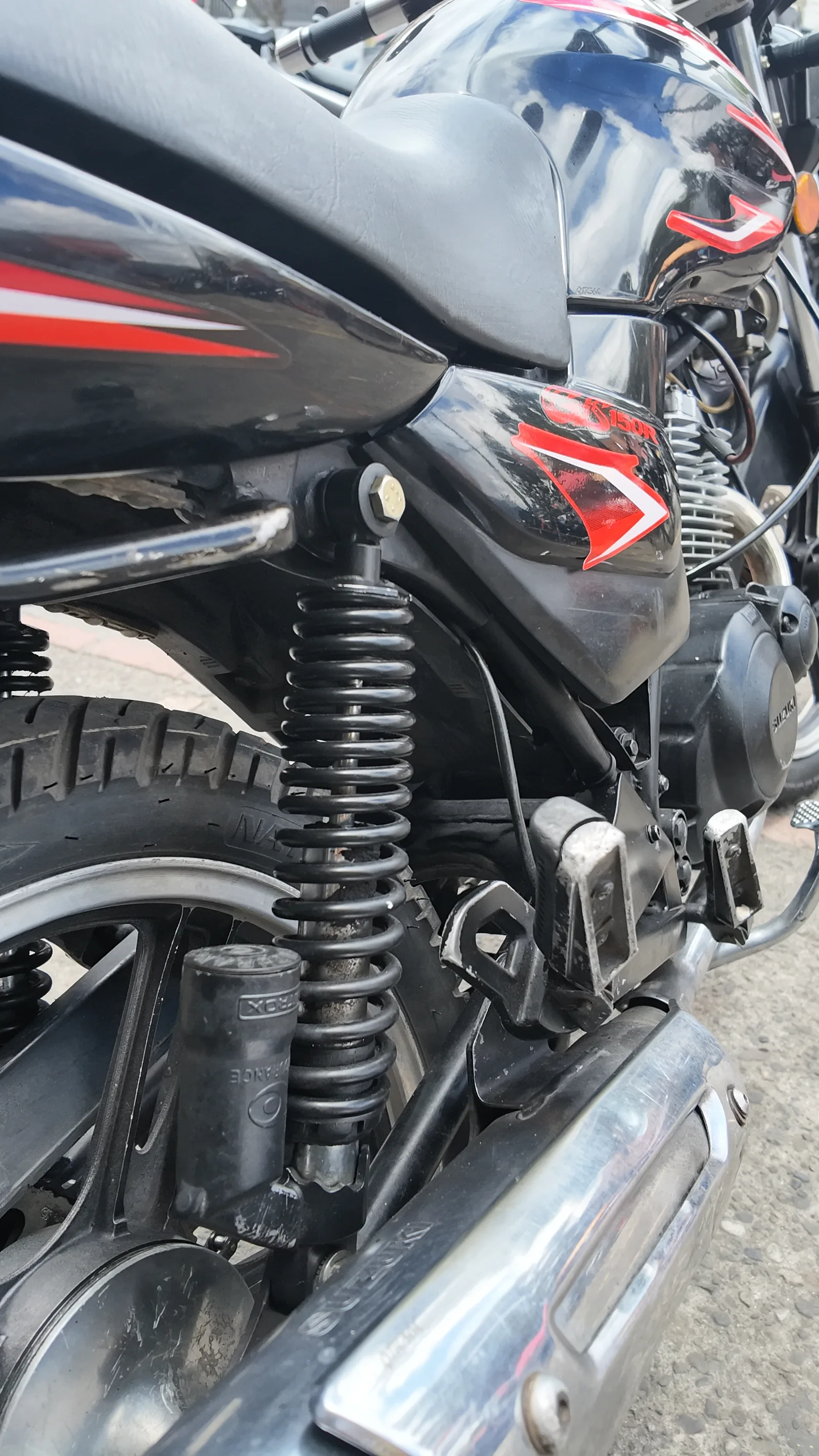 SUZUKI GS R foto 2
