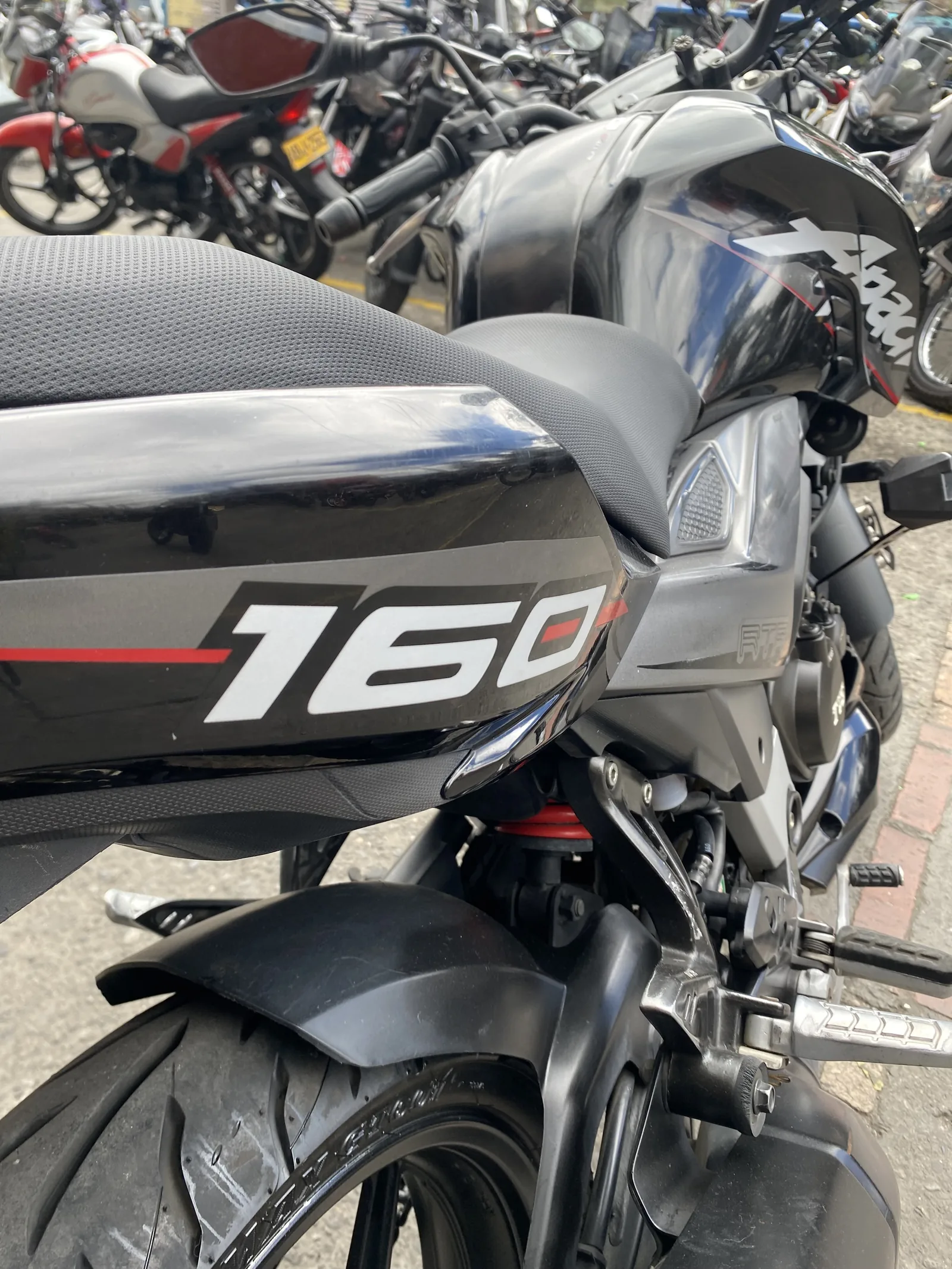 TVS APACHE RTR foto 7