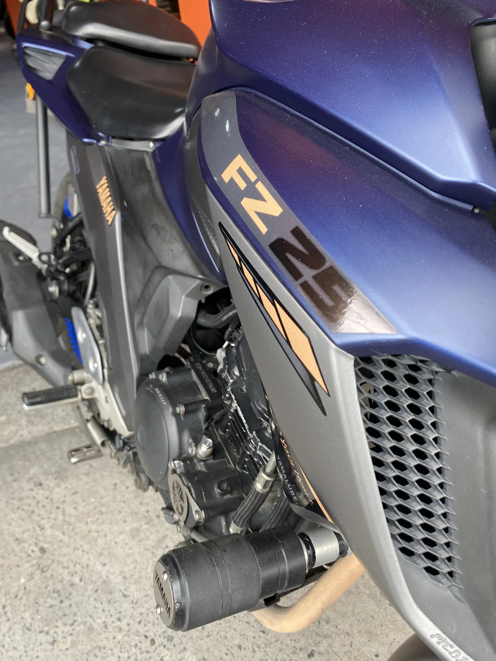 YAMAHA FZ foto 3