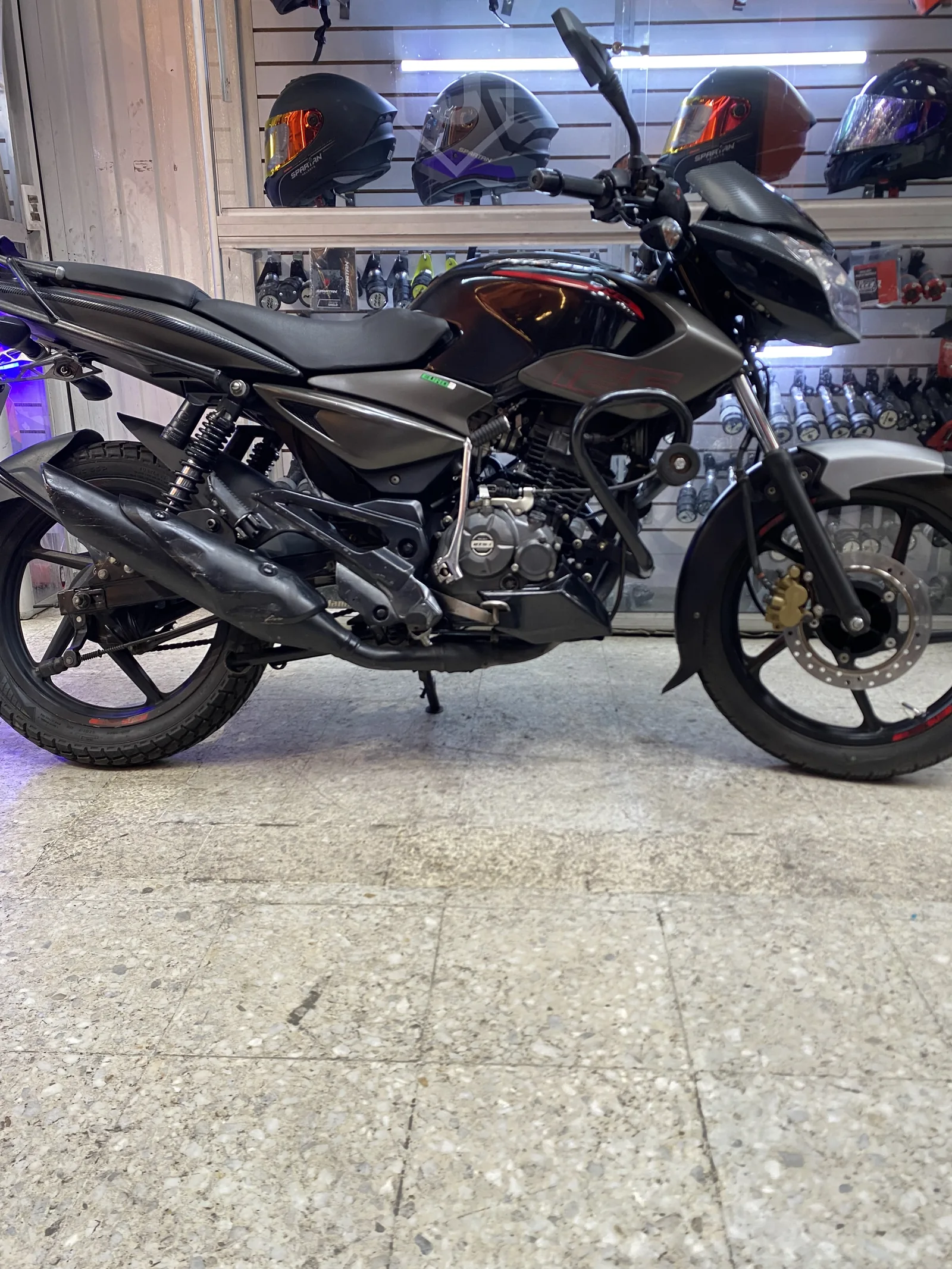 BAJAJ PULSAR NS foto 9