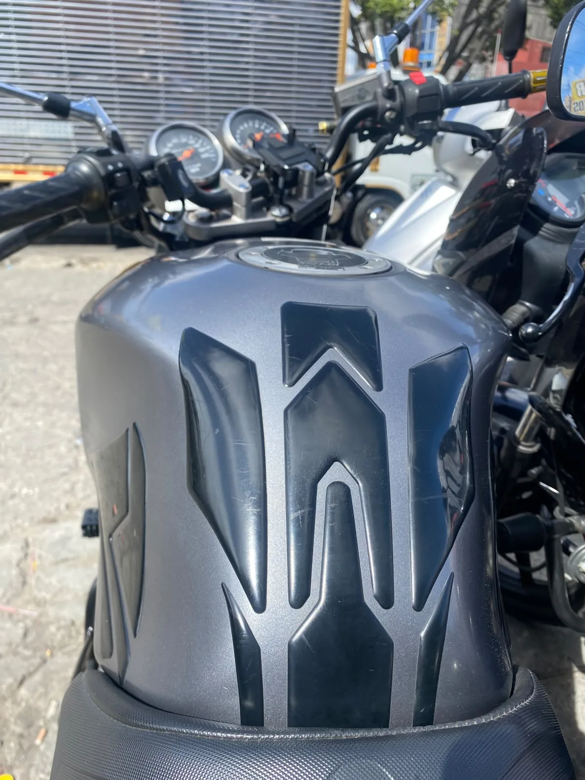 SUZUKI GSX500 foto 3