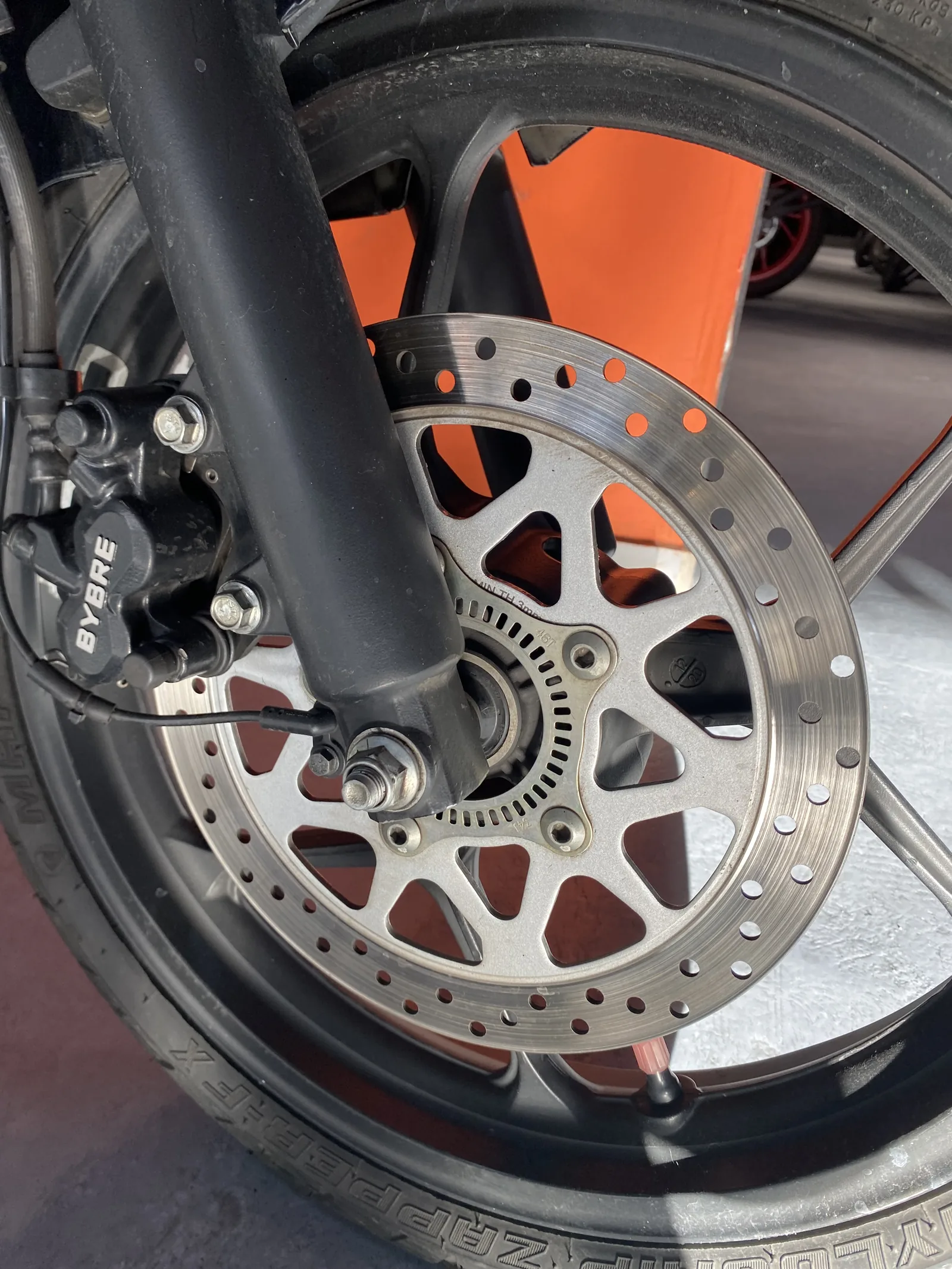 SUZUKI GIXXER SF foto 9