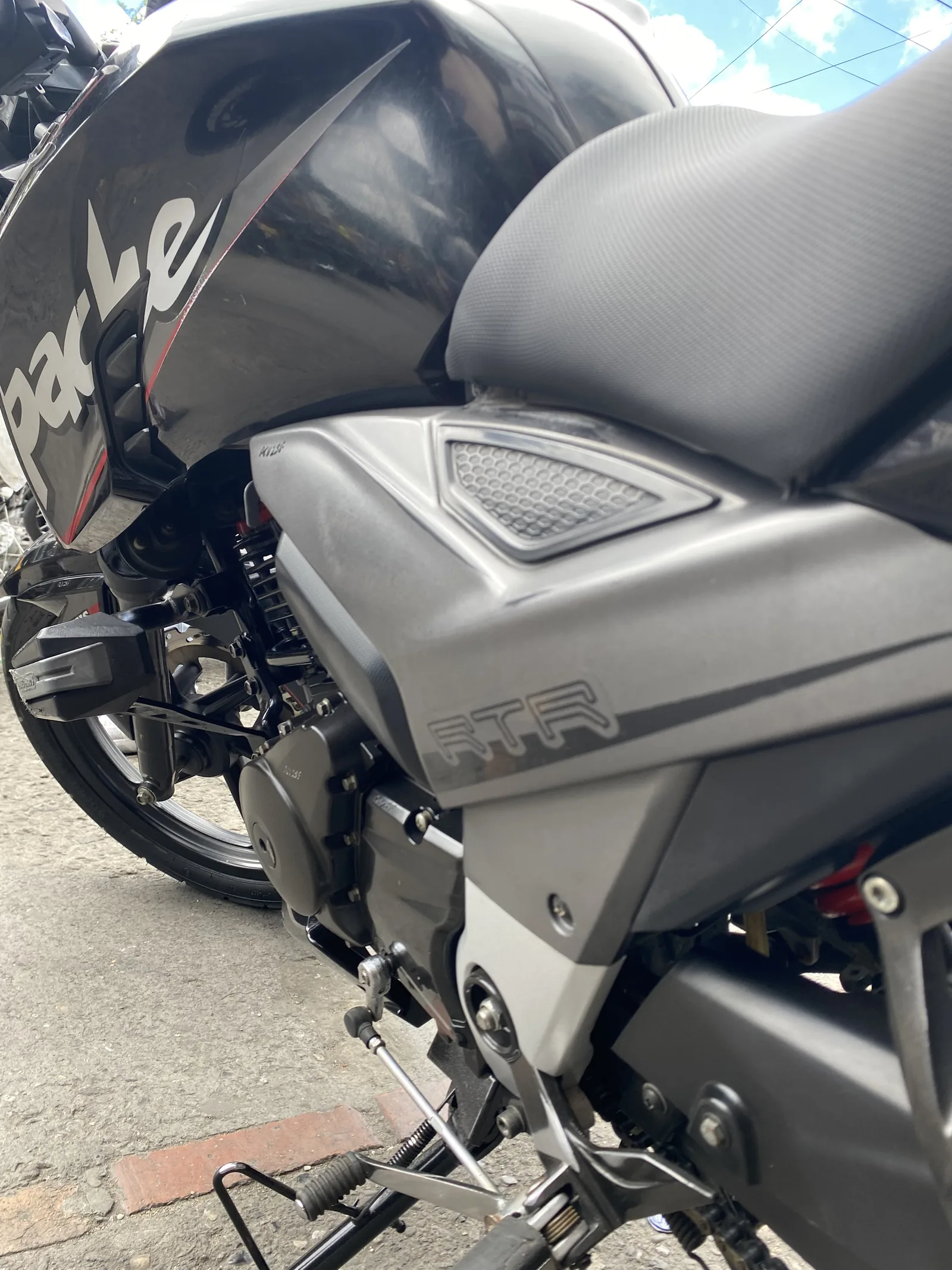 TVS APACHE RTR foto 5