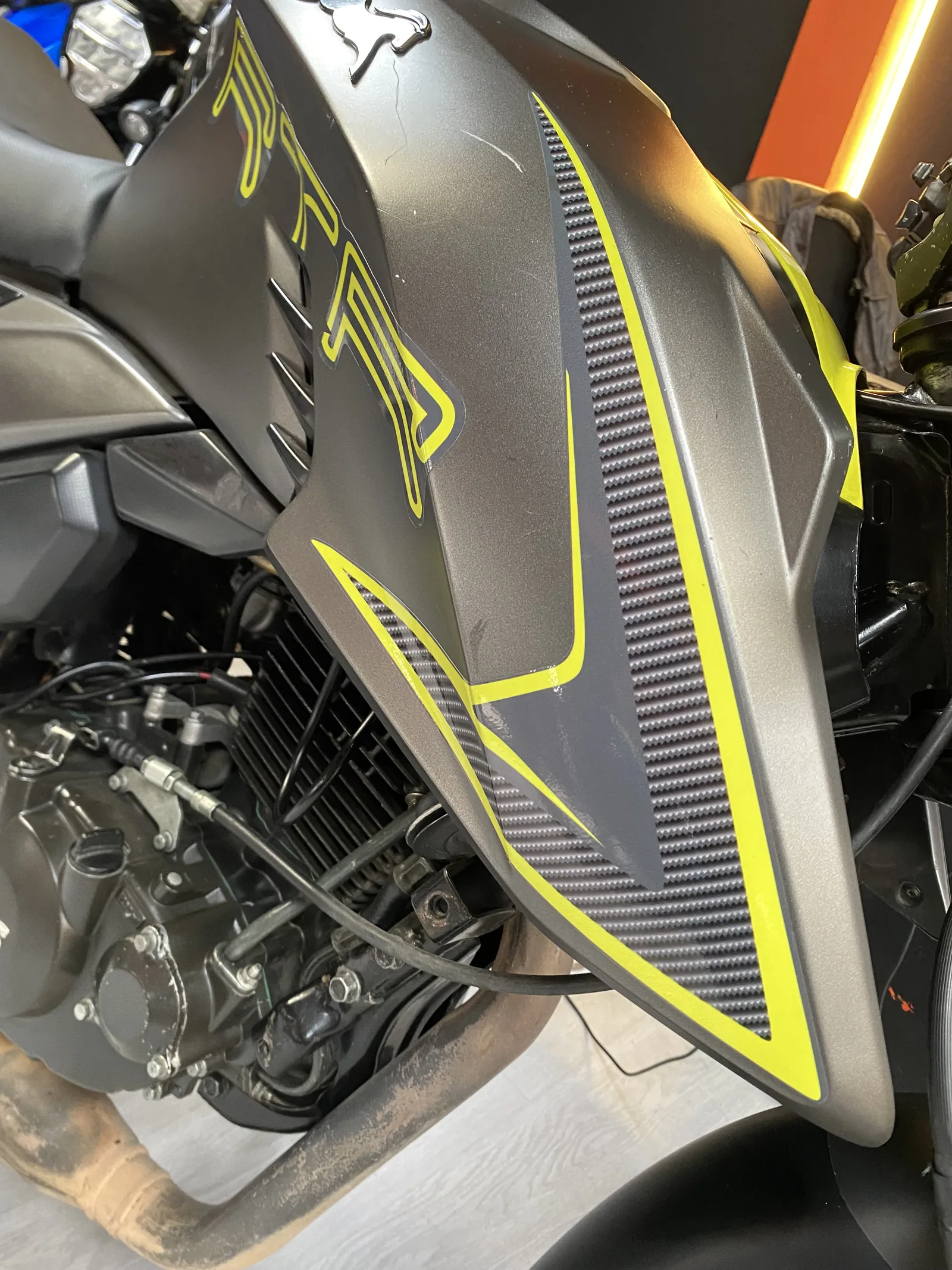 TVS APACHE foto 2