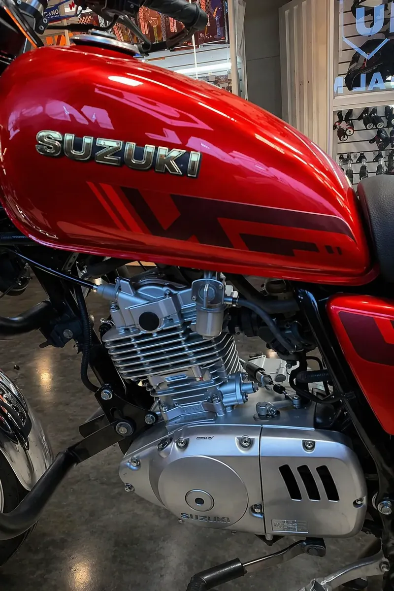 SUZUKI GN foto 3