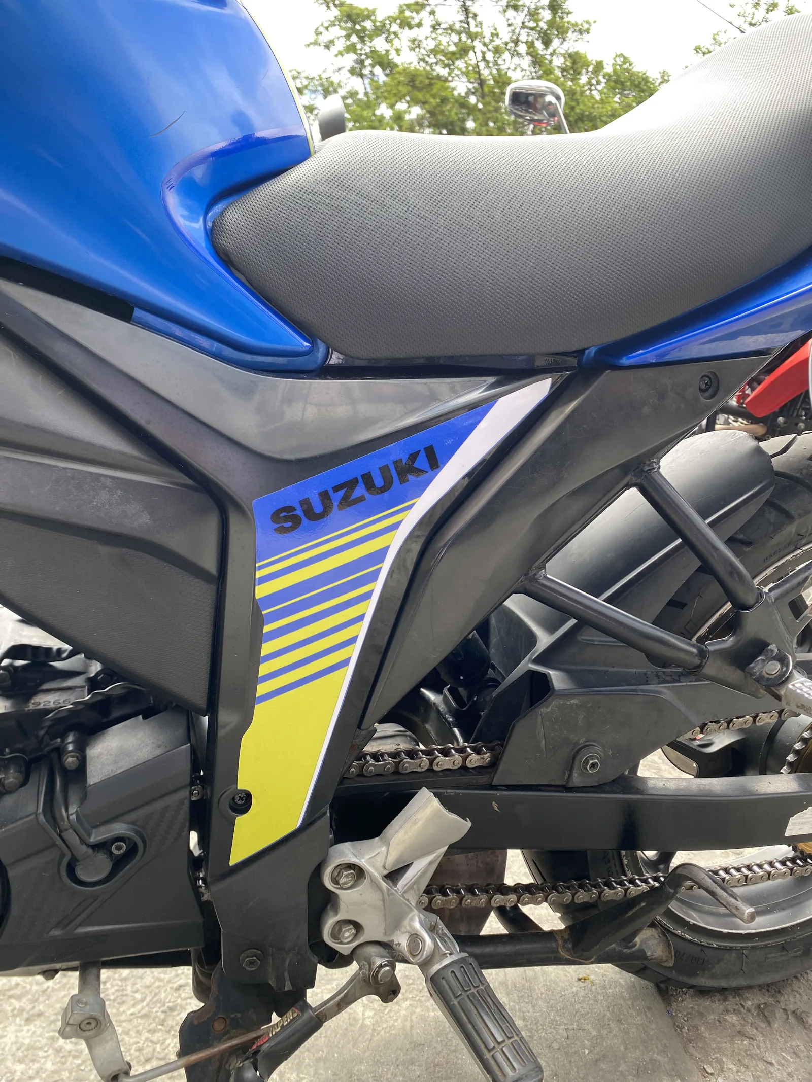 SUZUKI GIXXER 150 foto 3