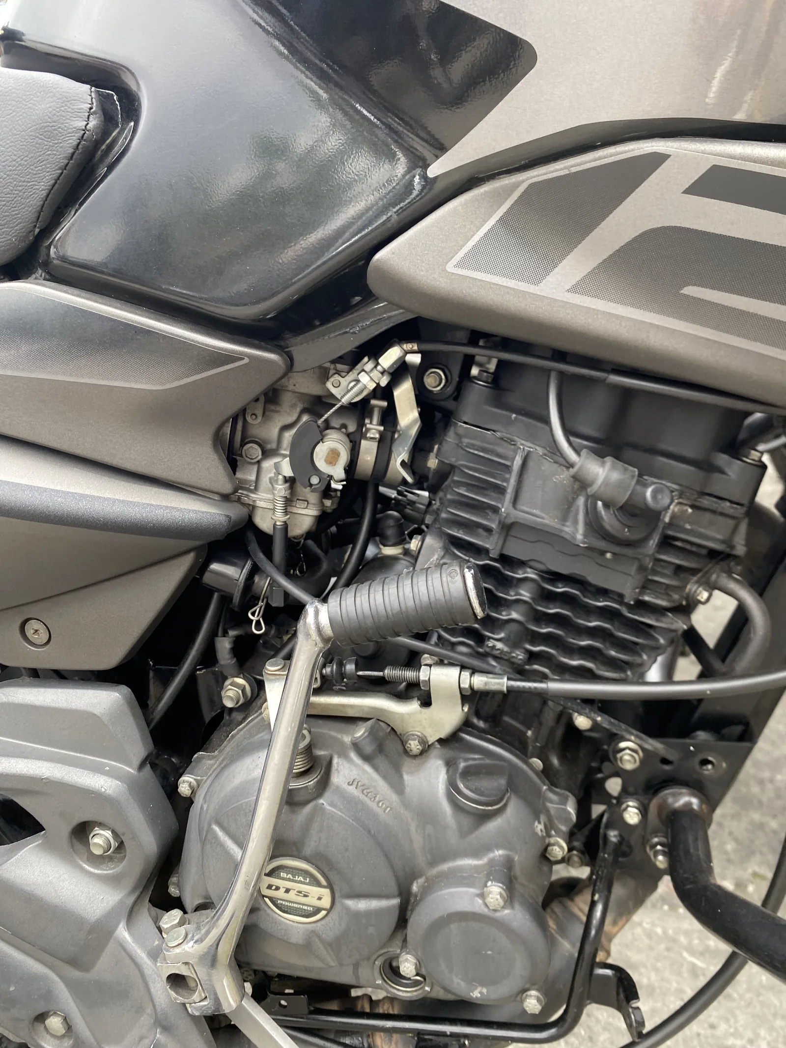 BAJAJ NS foto 1
