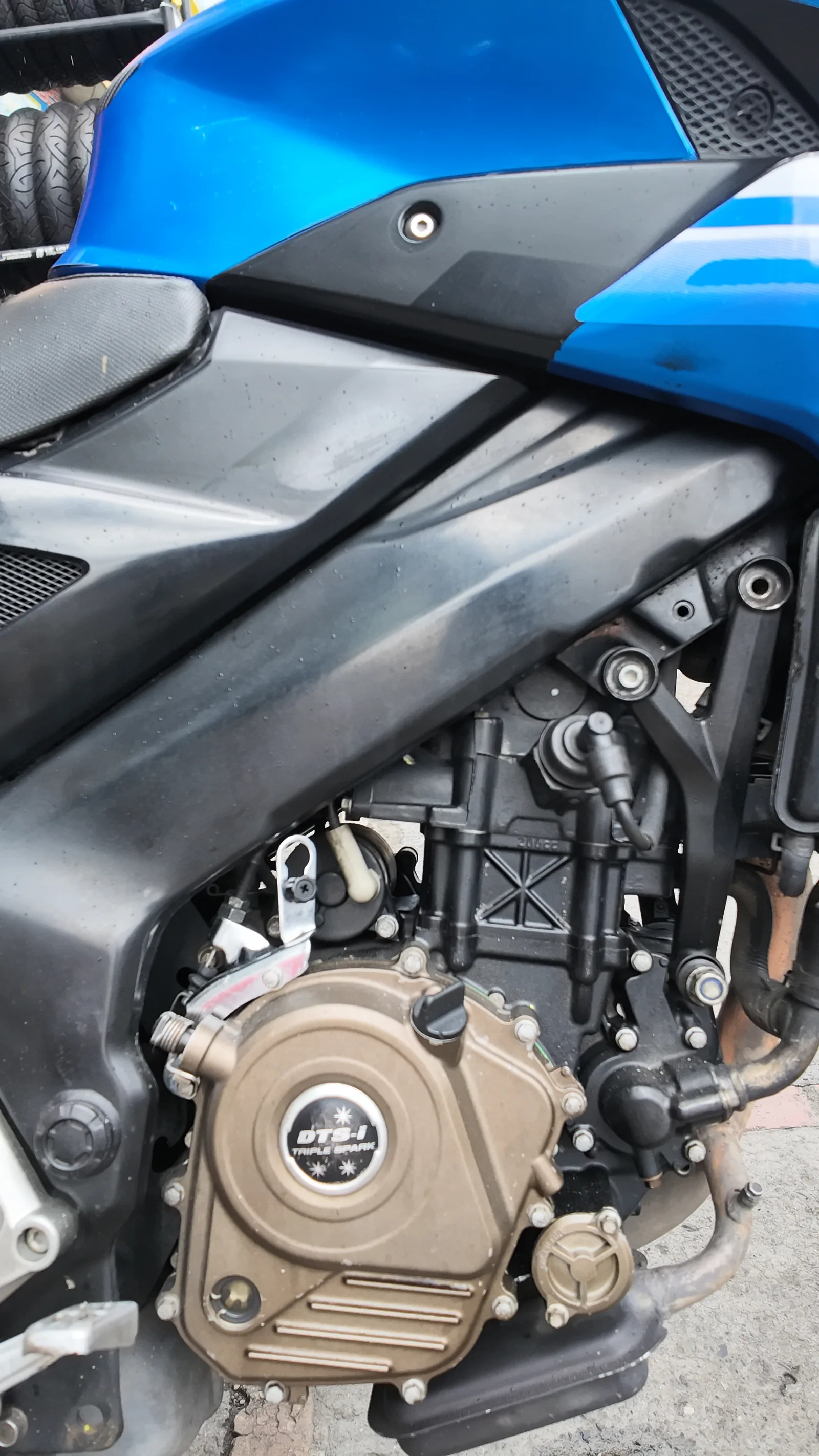BAJAJ PULSAR 200 NS PULSARMANIA foto 3