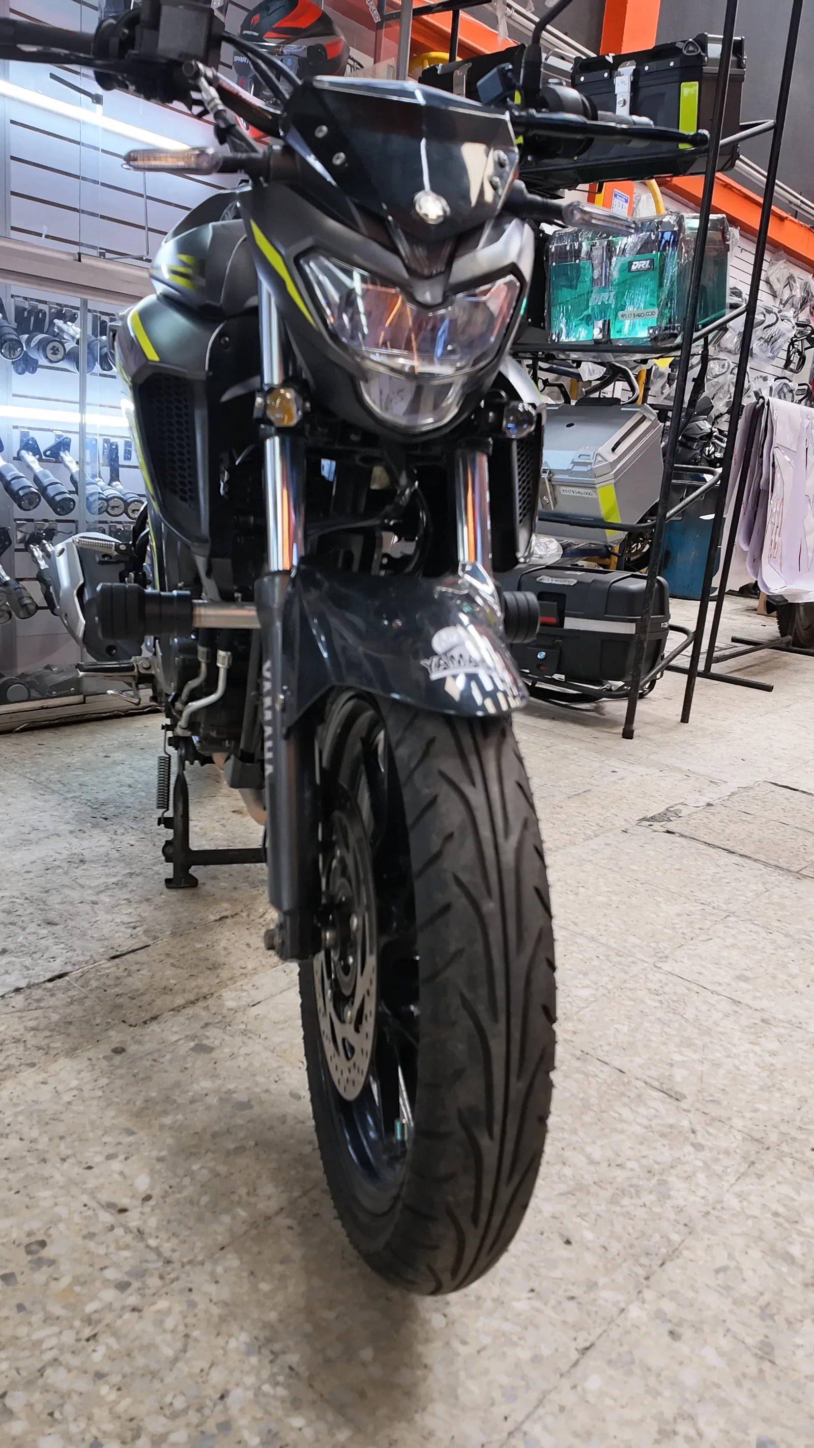 YAMAHA FZN250-A foto 1