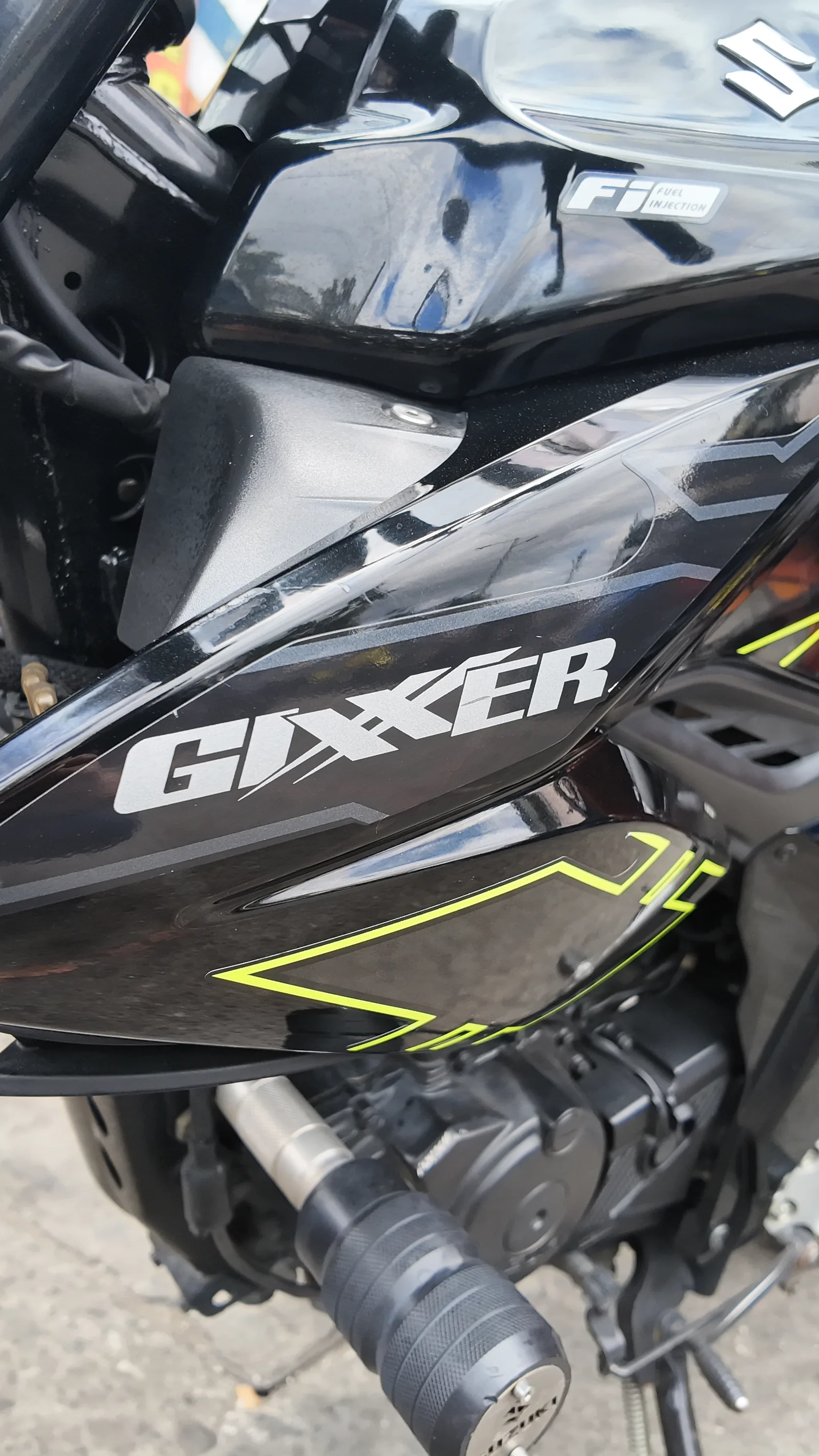 SUZUKI GIXXER foto 9