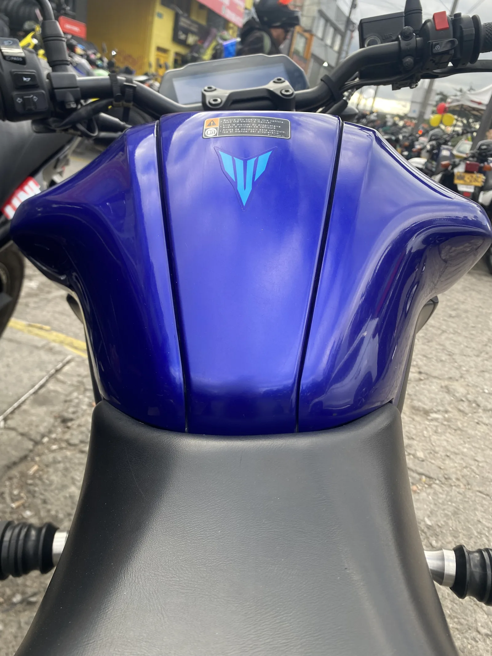 YAMAHA MT 15 foto 2
