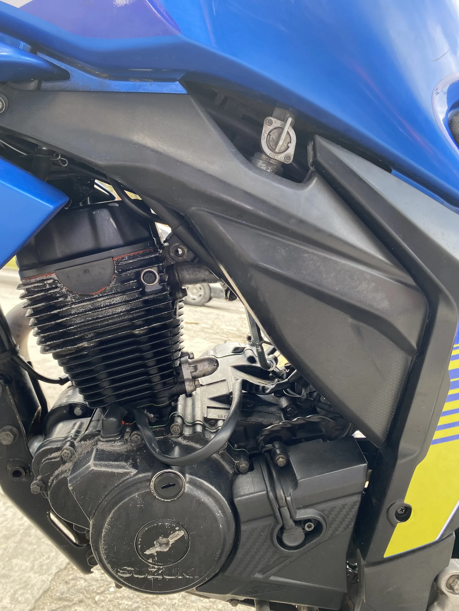 SUZUKI GIXXER 150 foto 1