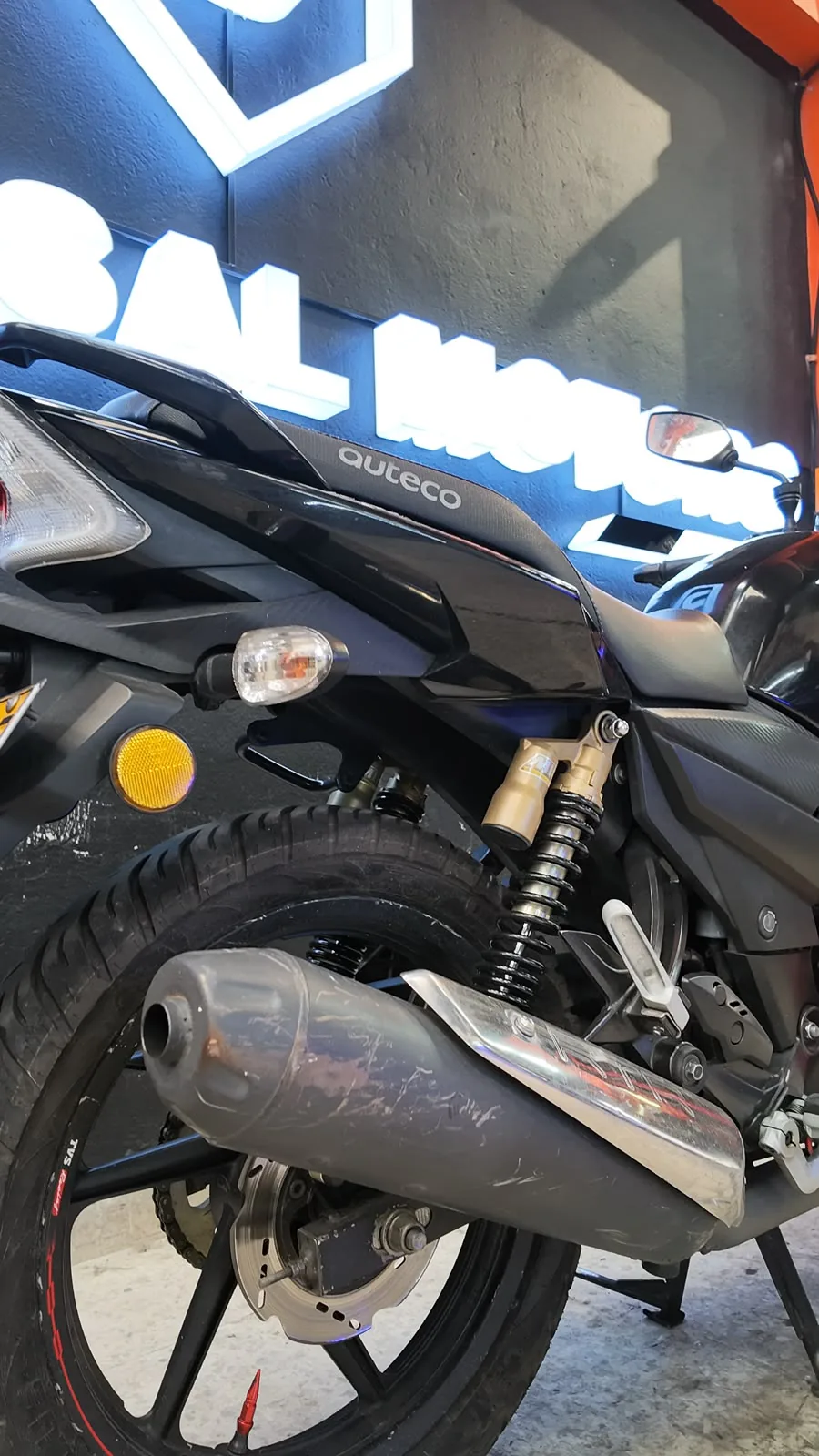 TVS APACHE 2V foto 3
