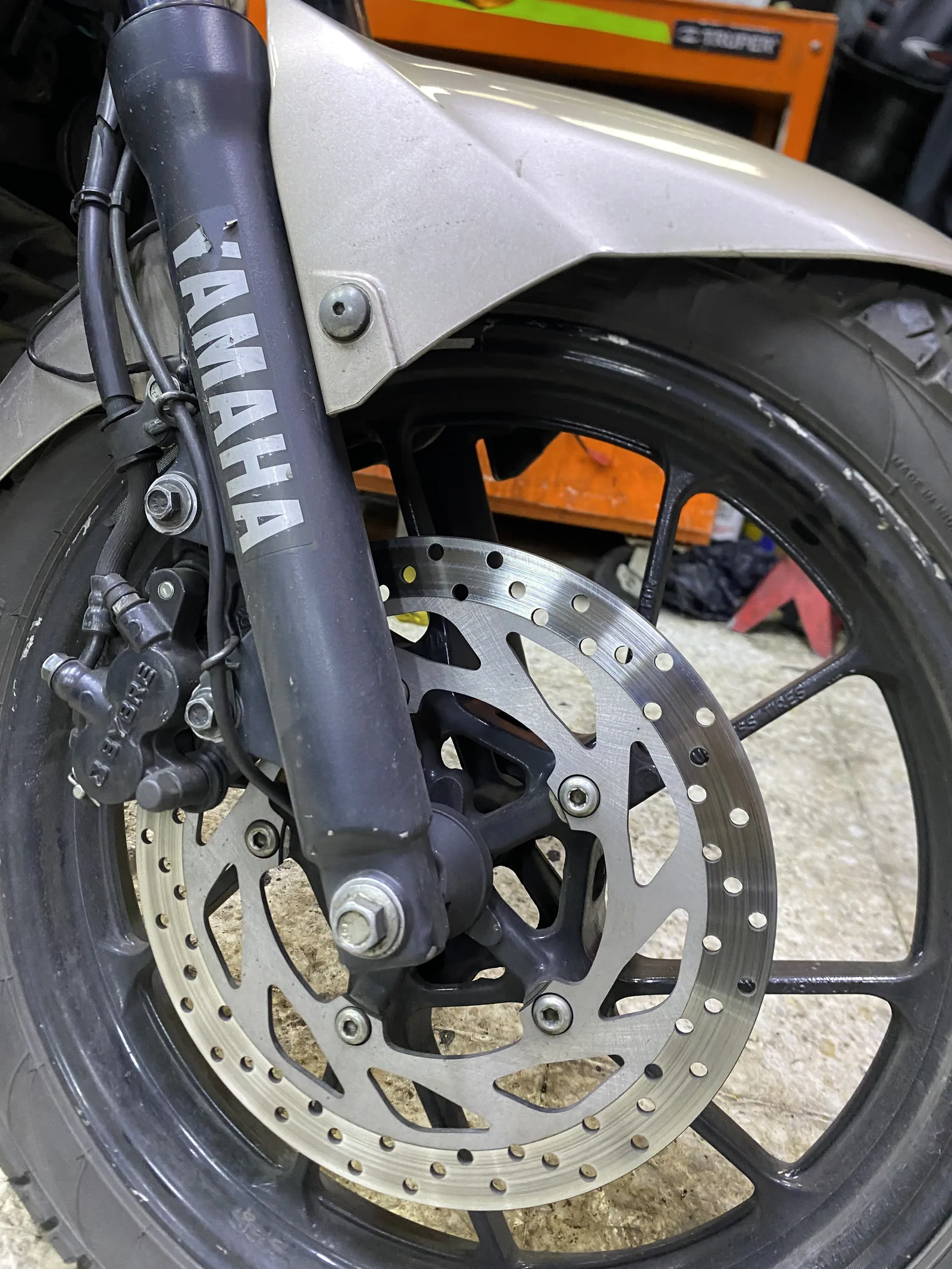 YAMAHA FZ foto 2
