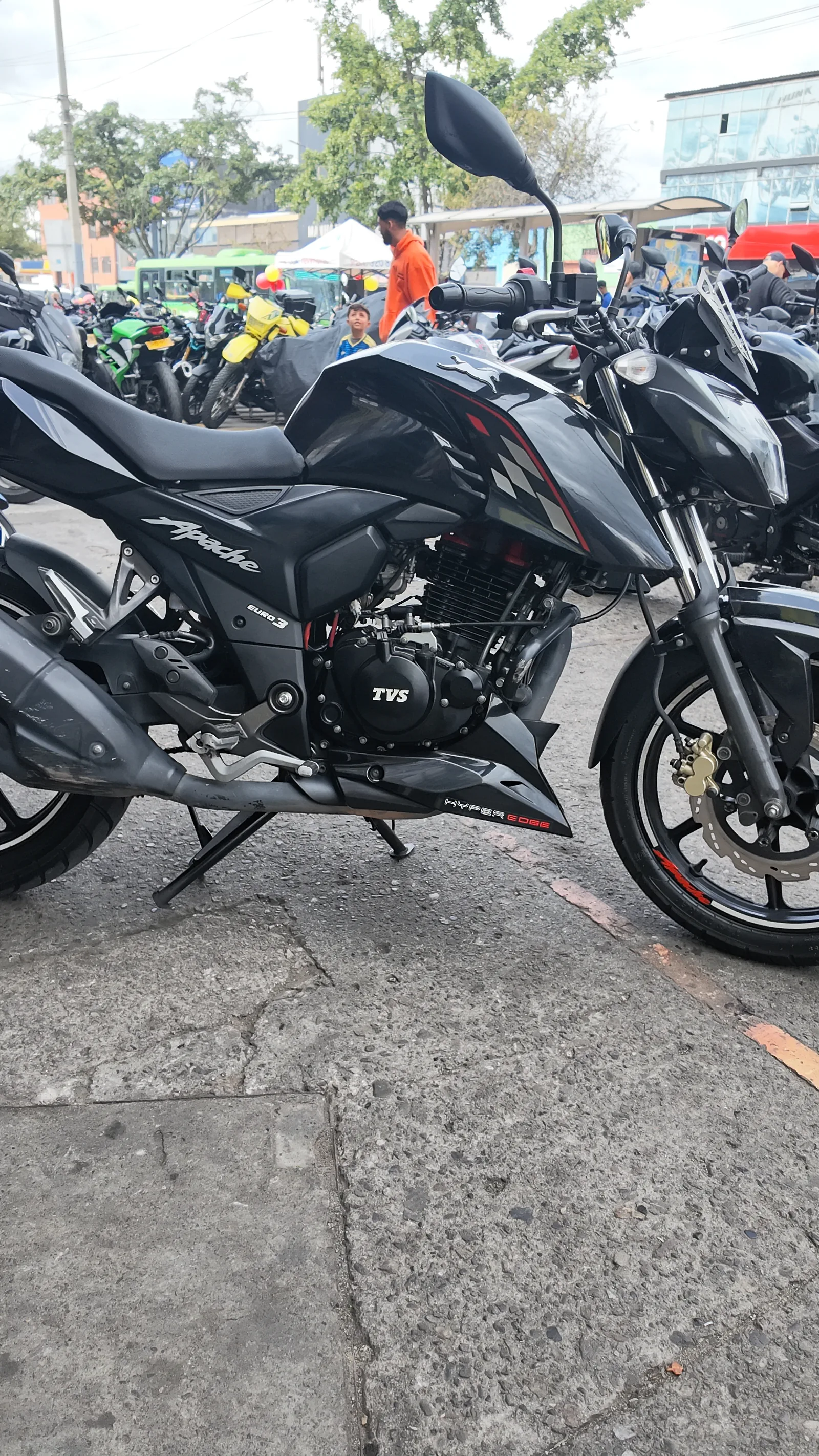 TVS APACHE 4V foto 11