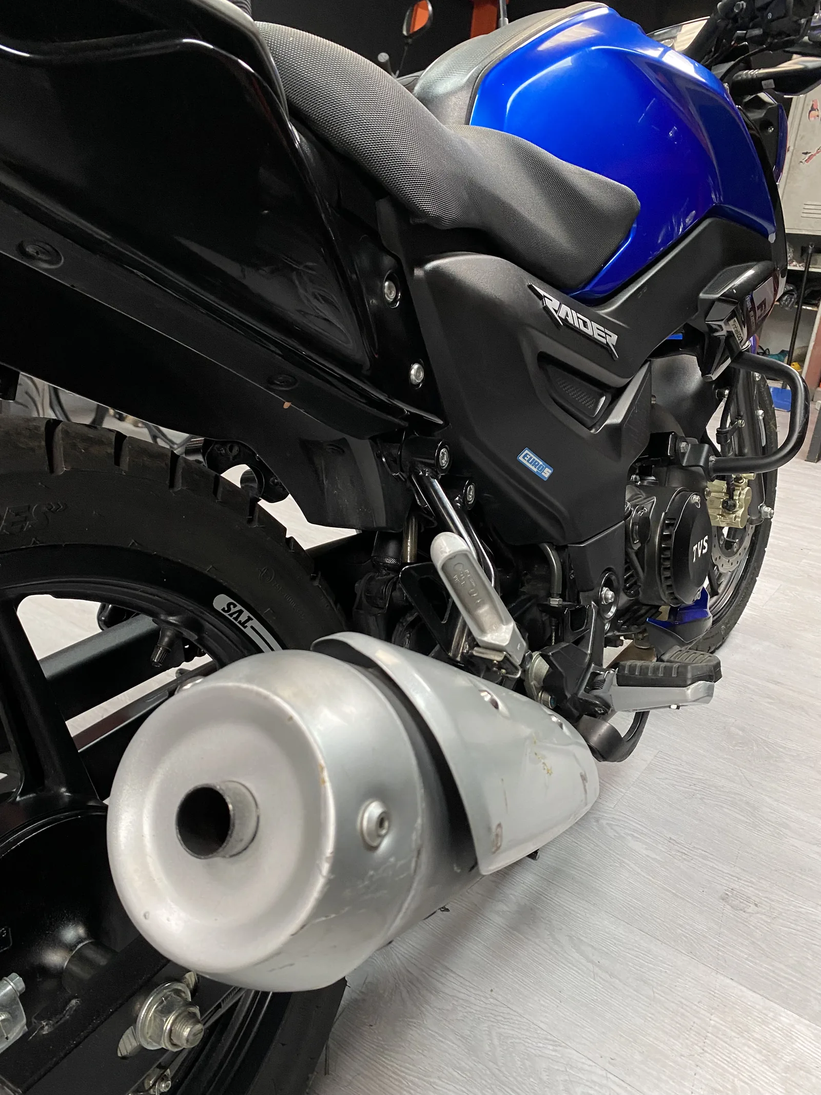 TVS RAIDER FI foto 5
