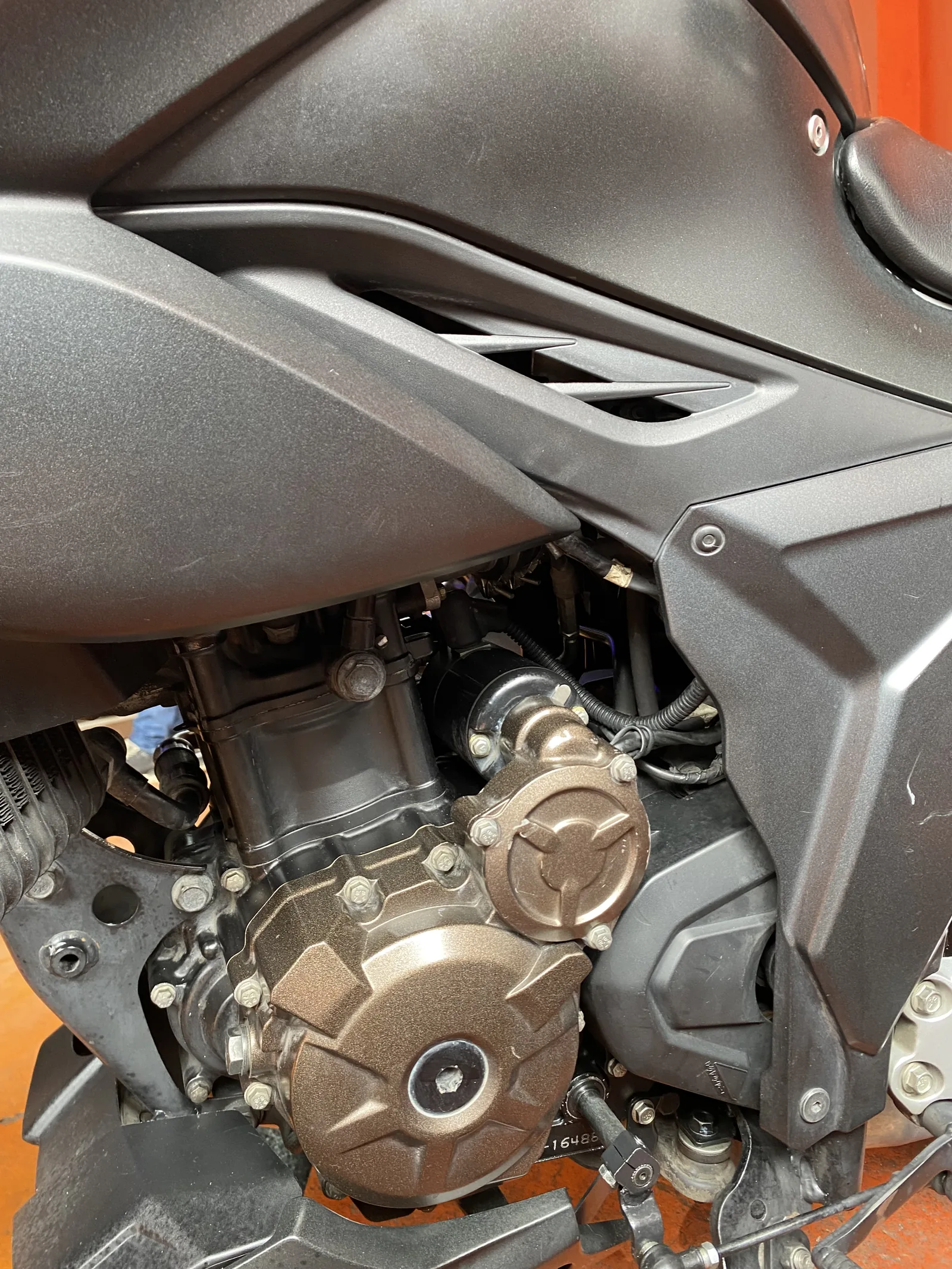SUZUKI GIXXER foto 8