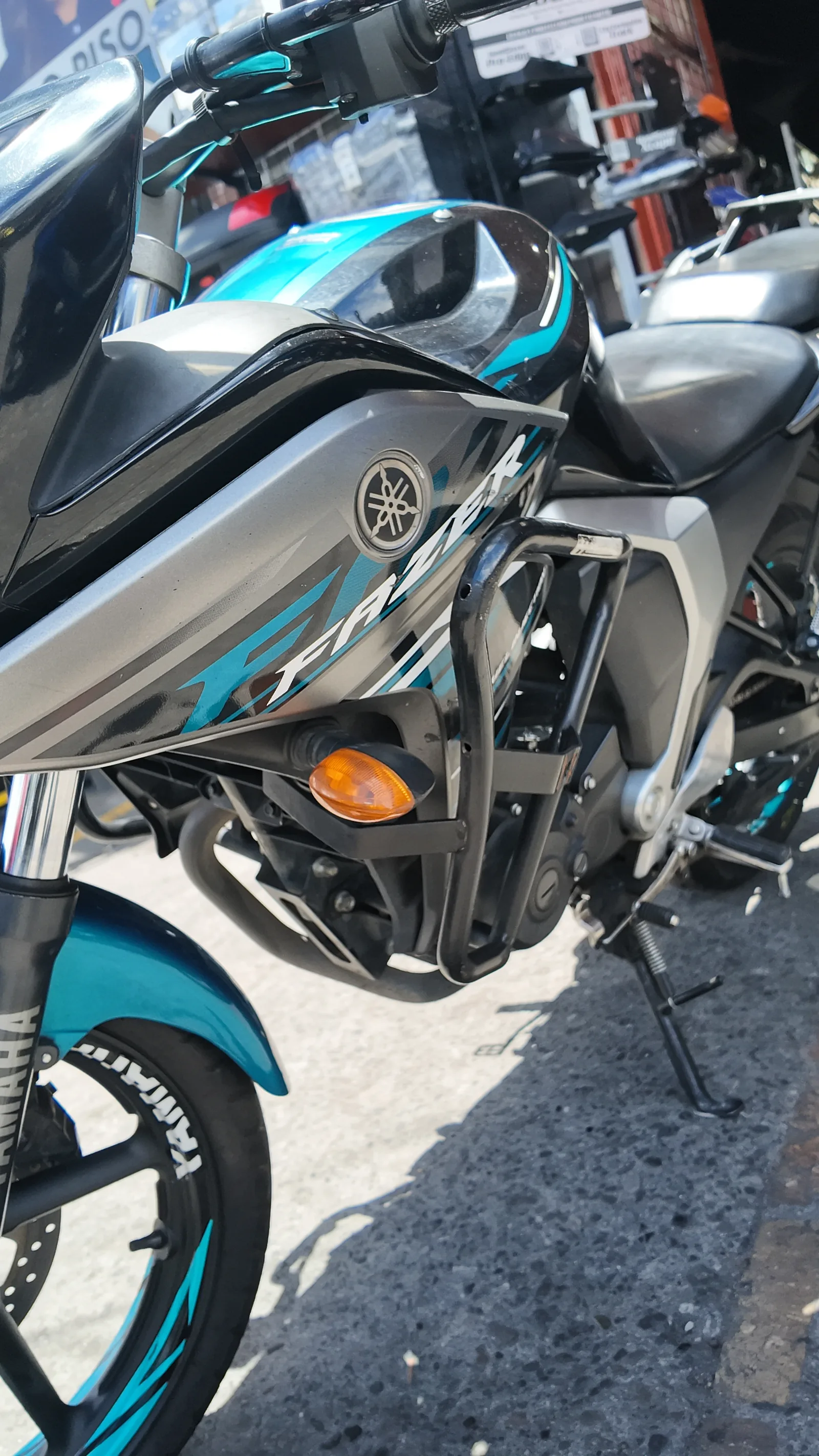 YAMAHA FZ FAZER 150 foto 1