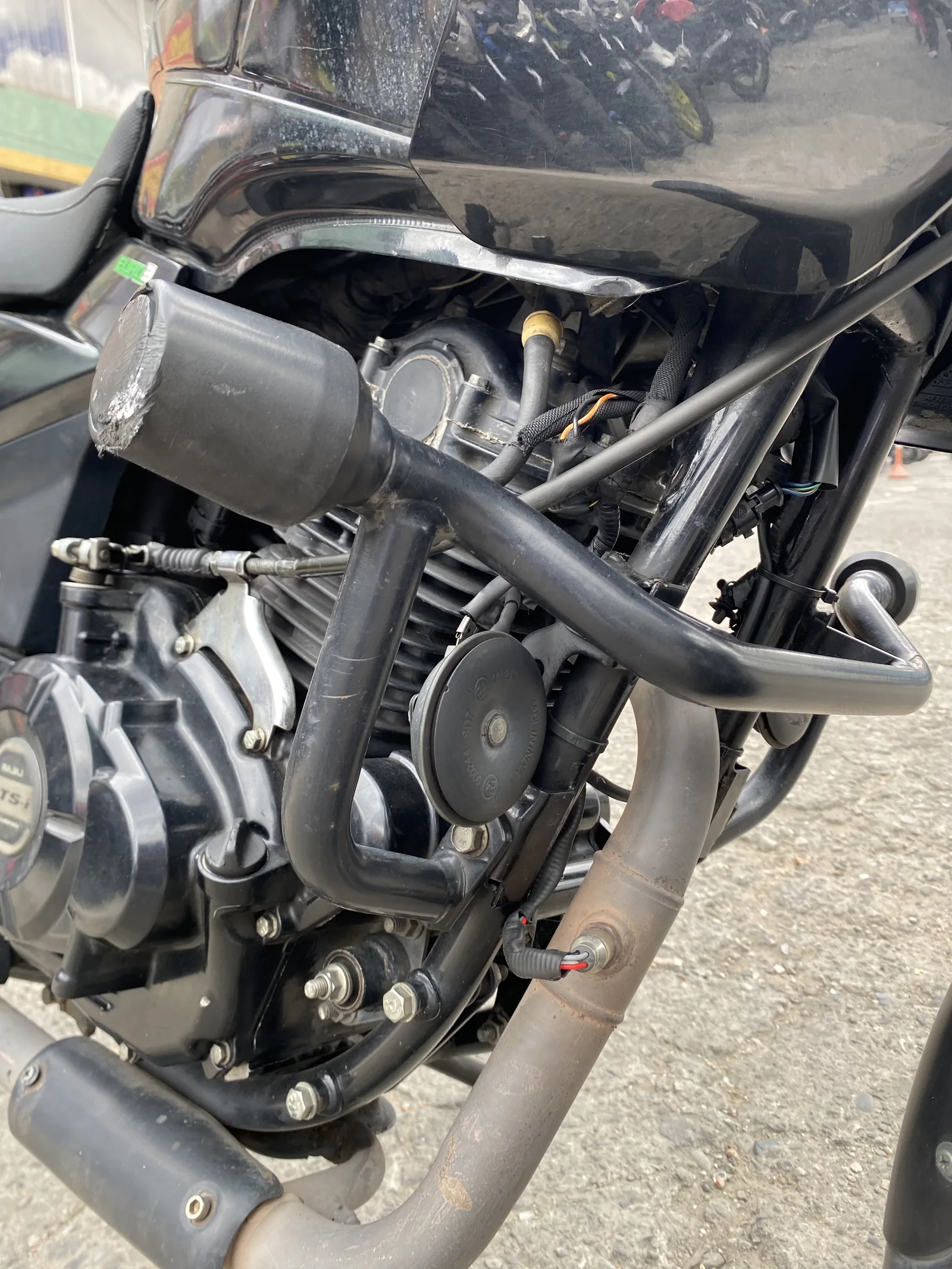 BAJAJ PULSAR foto 2