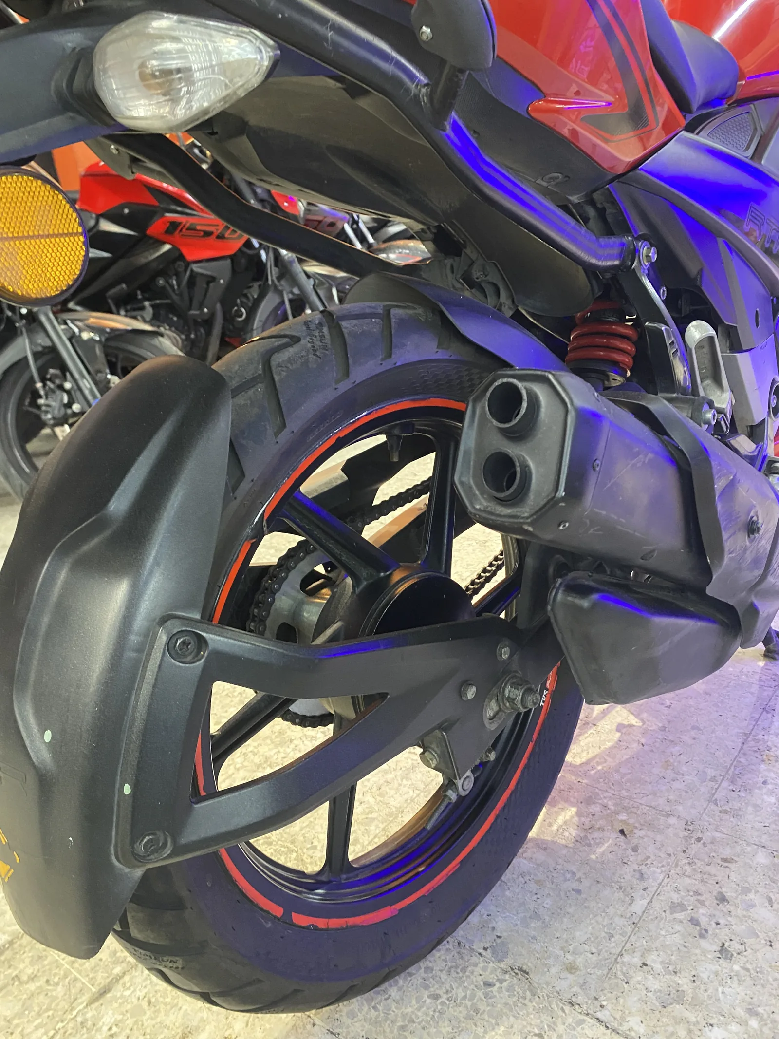 TVS APACHE RTR foto 7