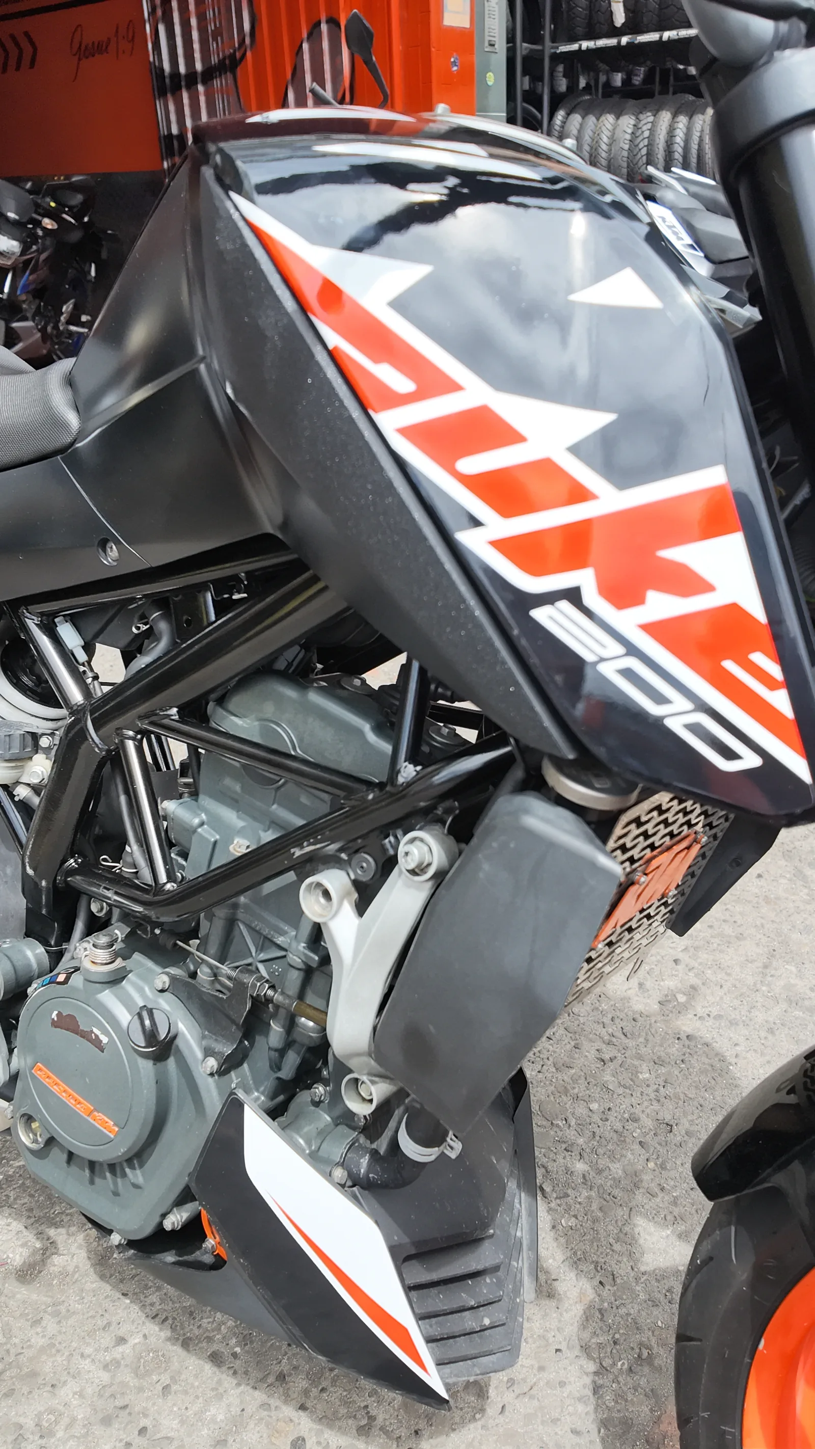 KTM DUKE foto 1