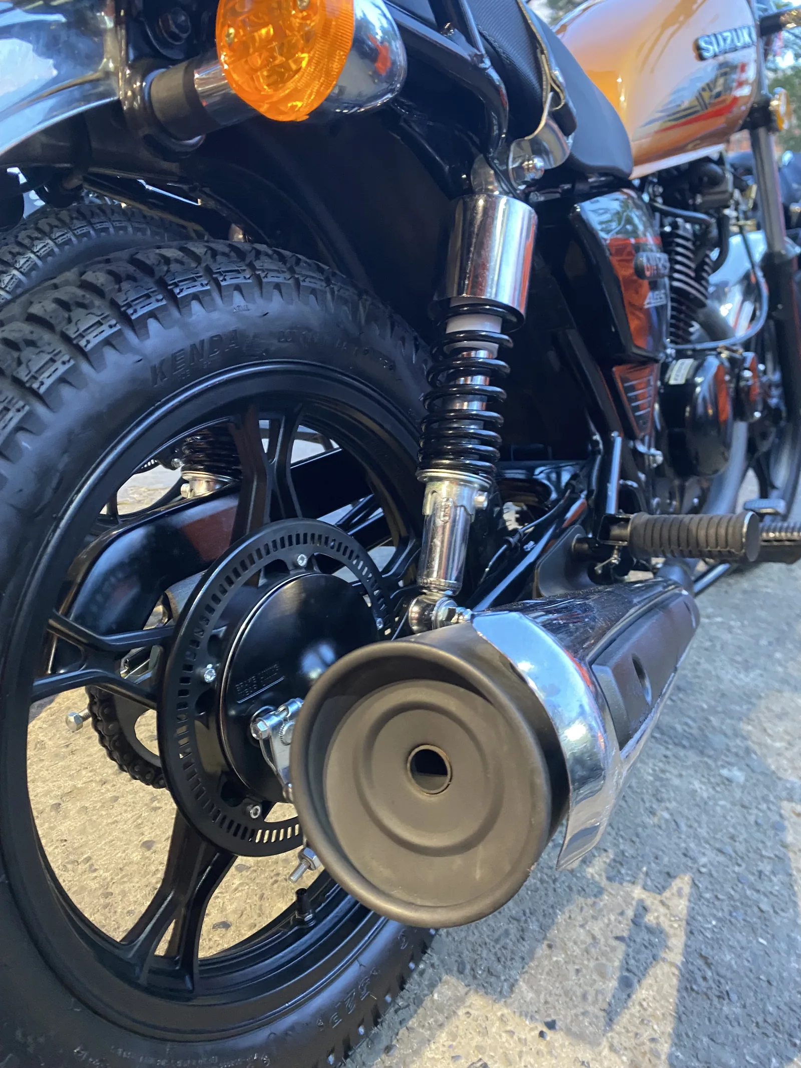 SUZUKI GN foto 3