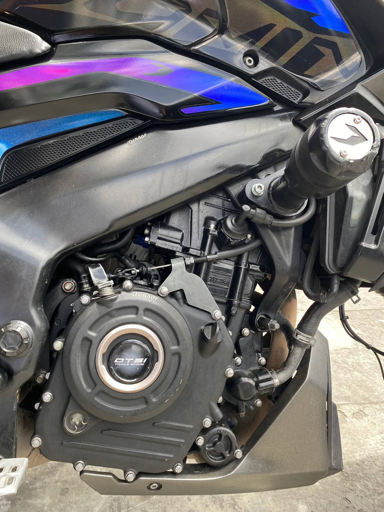 BAJAJ DOMINAR  UG foto 7
