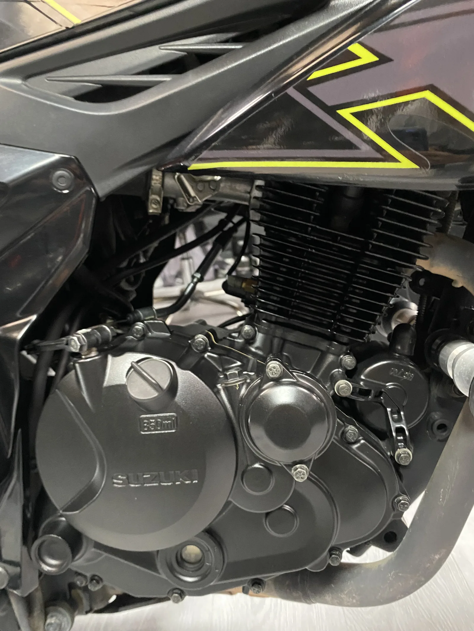 SUZUKI GIXXER FI foto 1