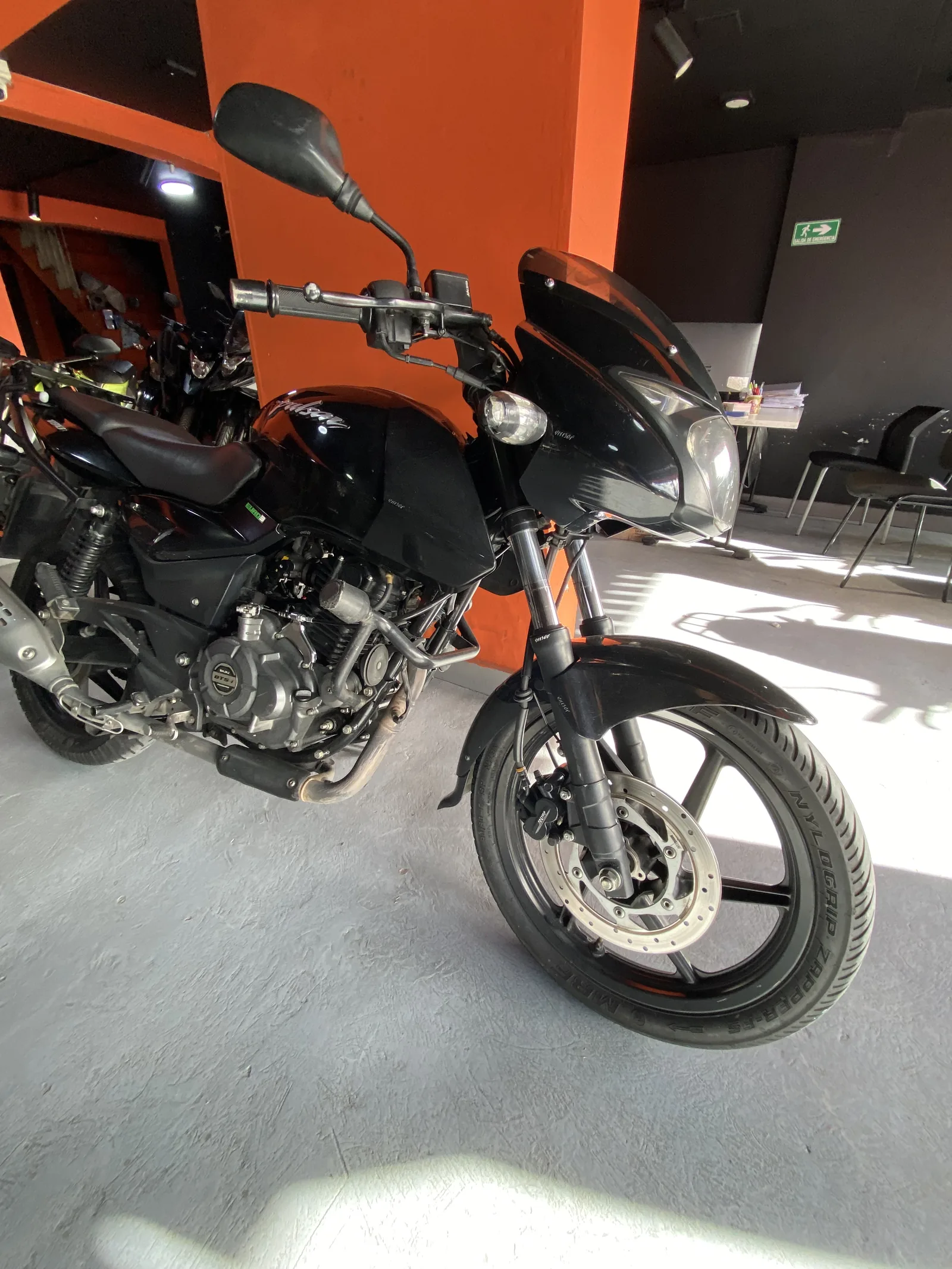 BAJAJ NS foto 1