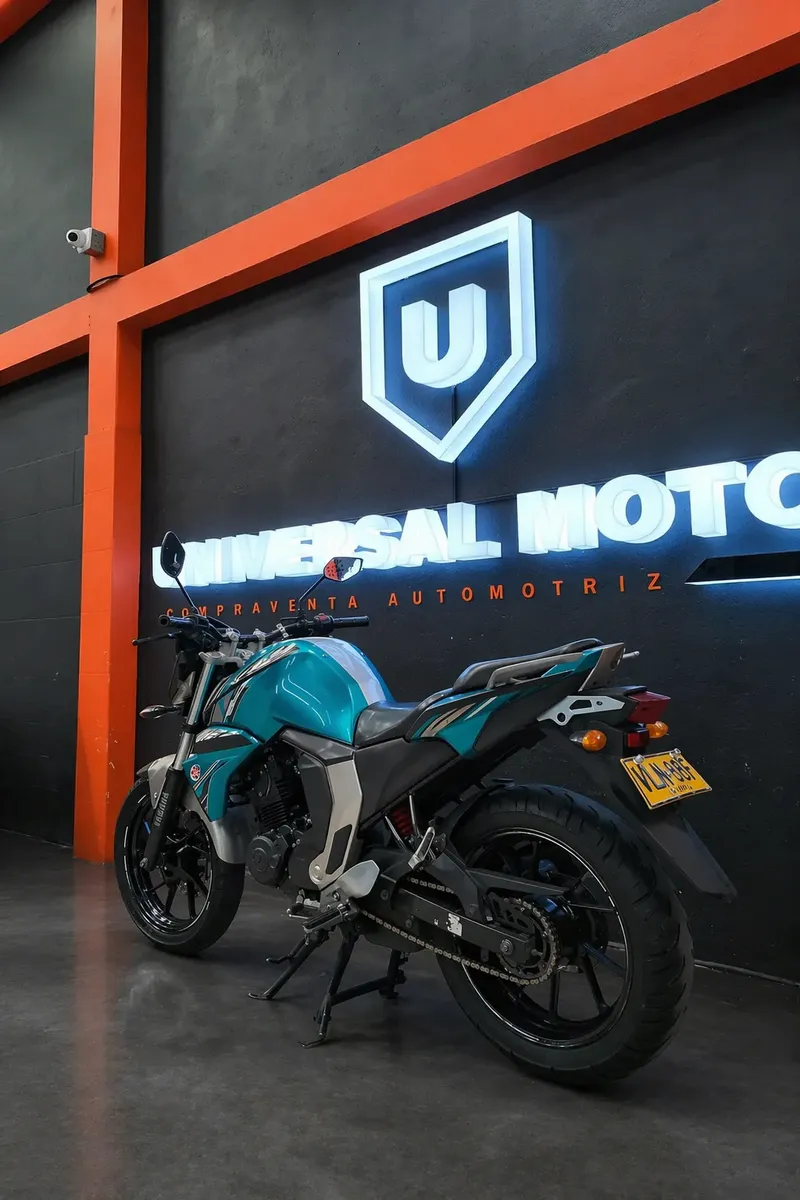 YAMAHA FZ-S foto 4
