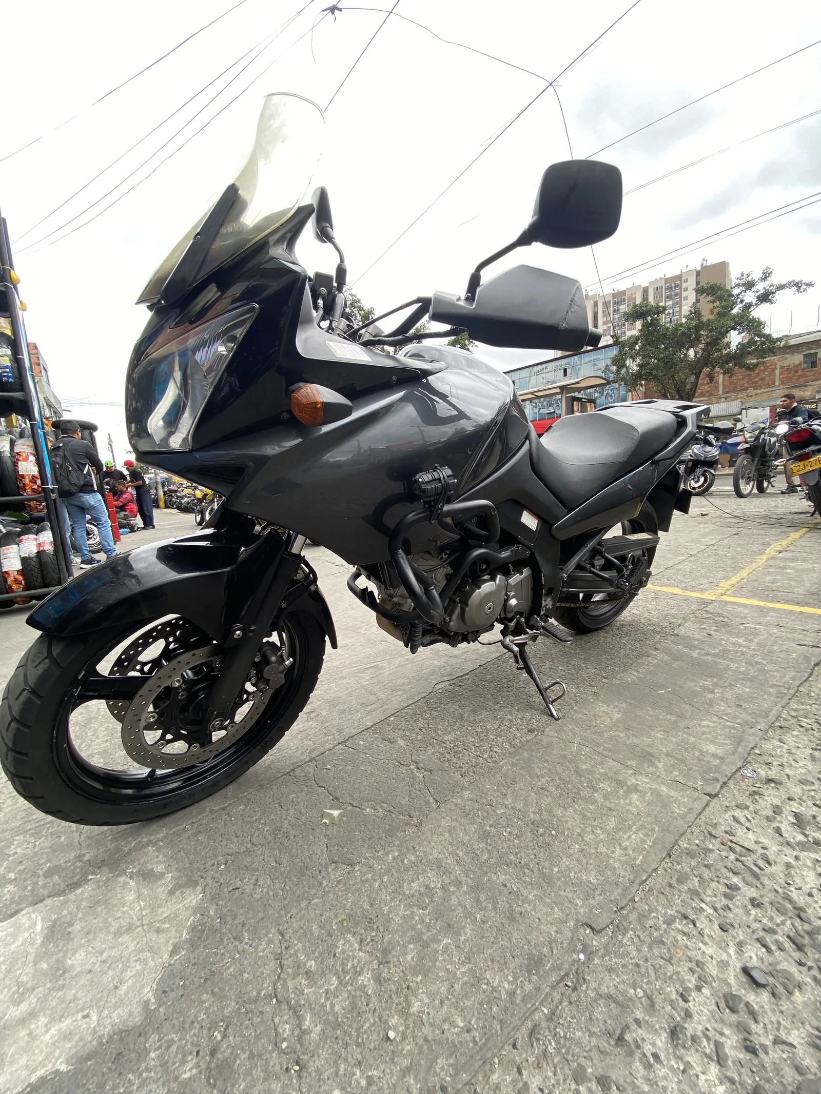 SUZUKI DL foto 1