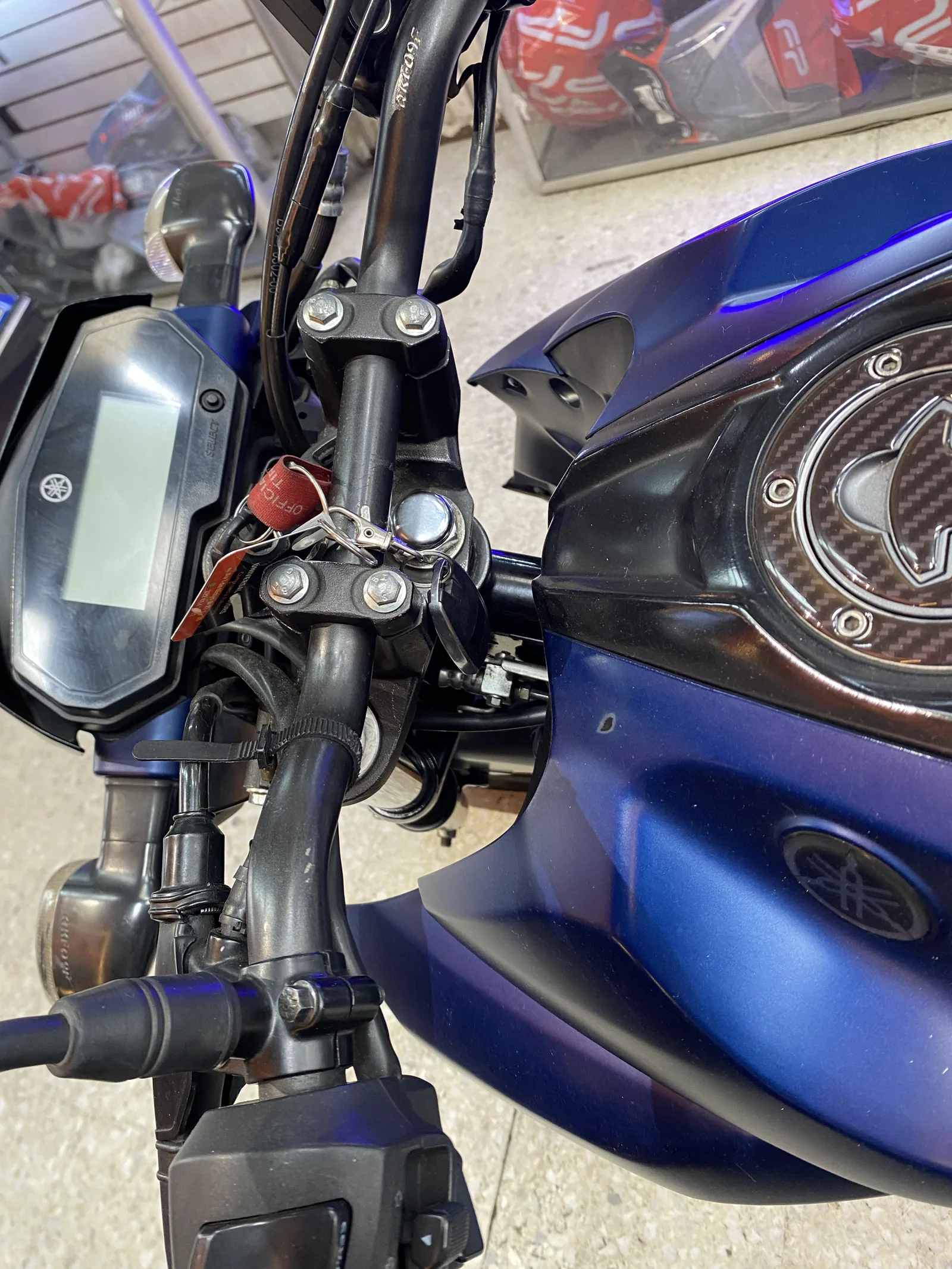 YAMAHA FZN foto 10