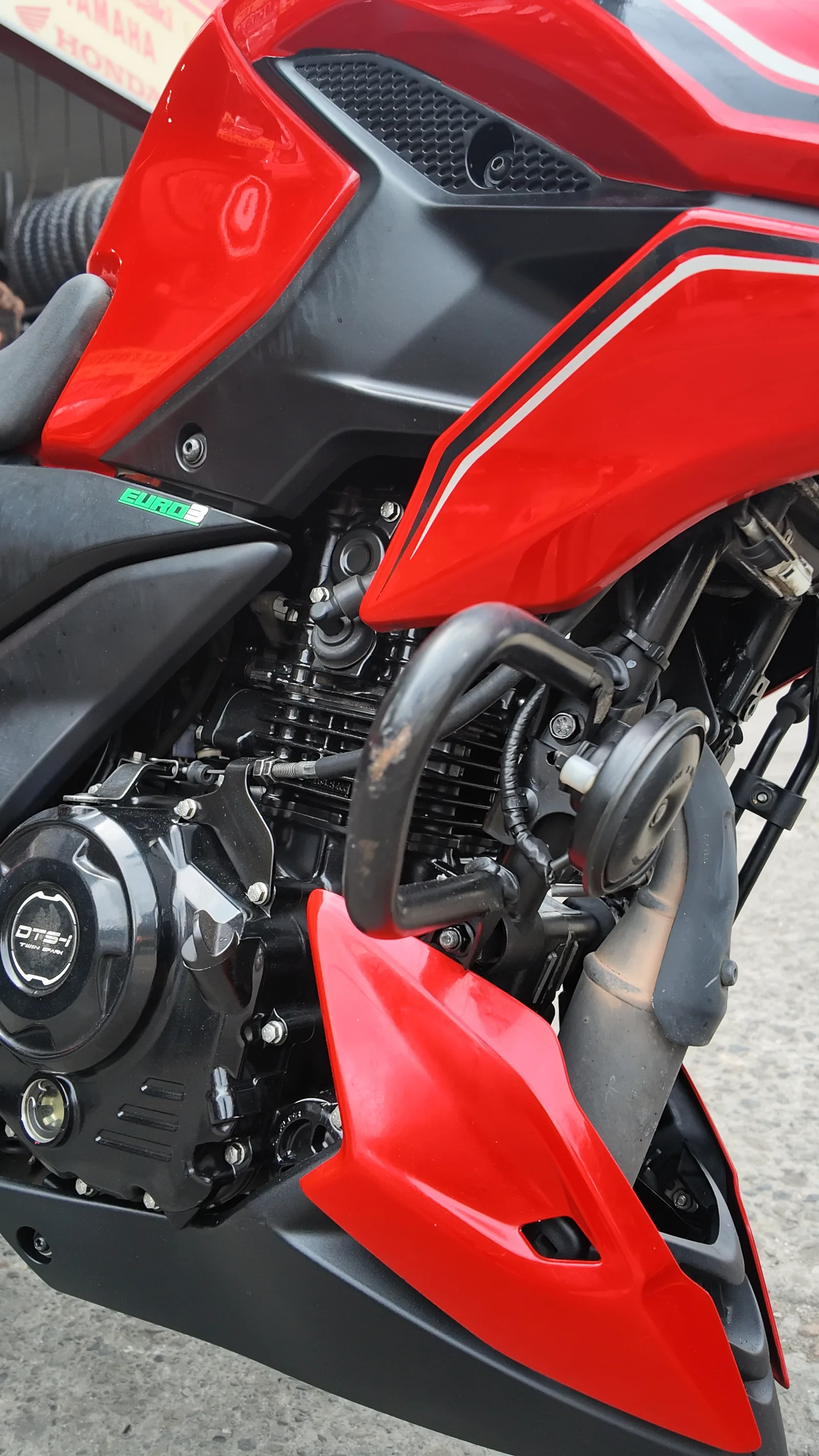BAJAJ N160 foto 3