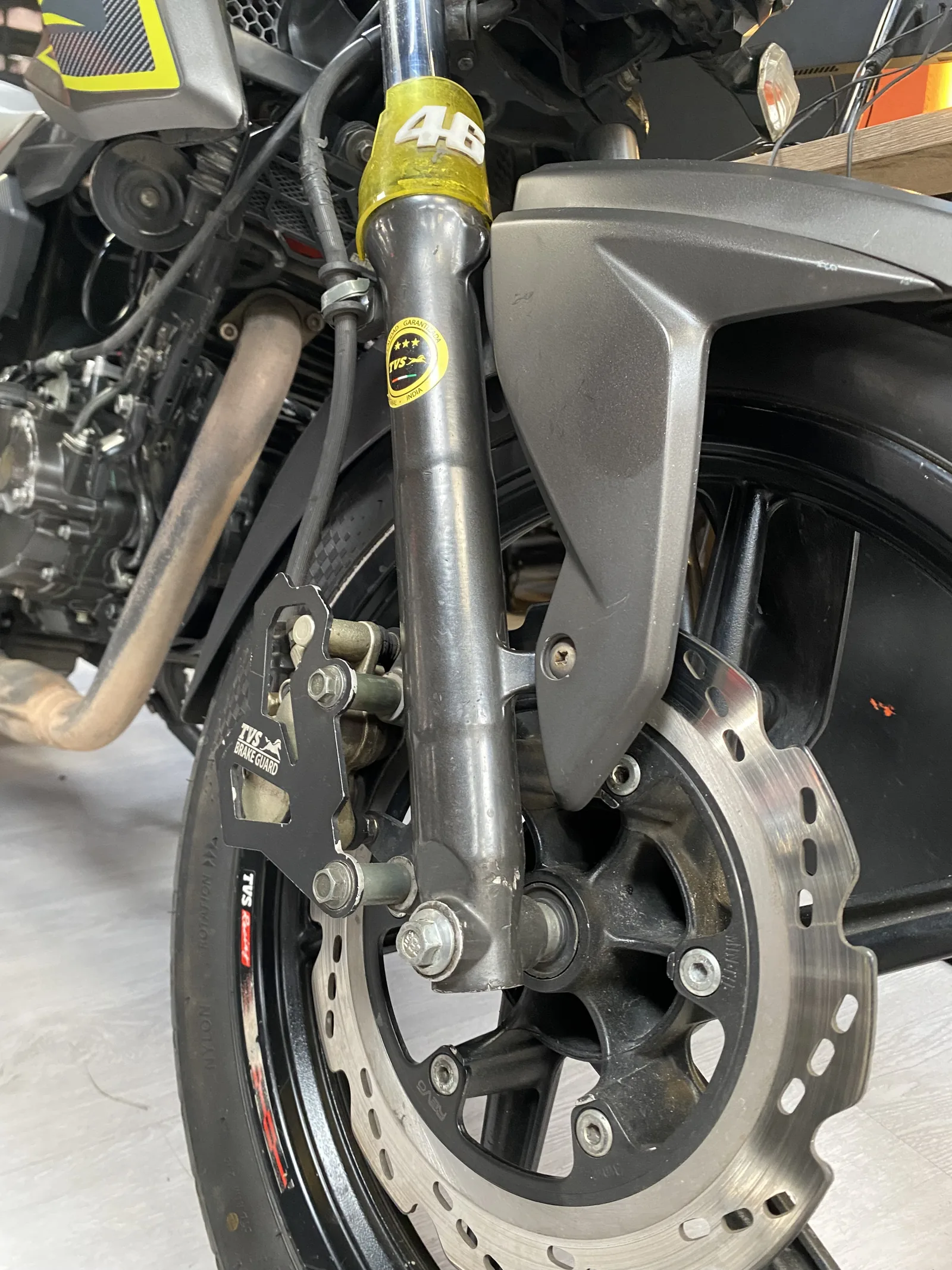 TVS APACHE foto 3