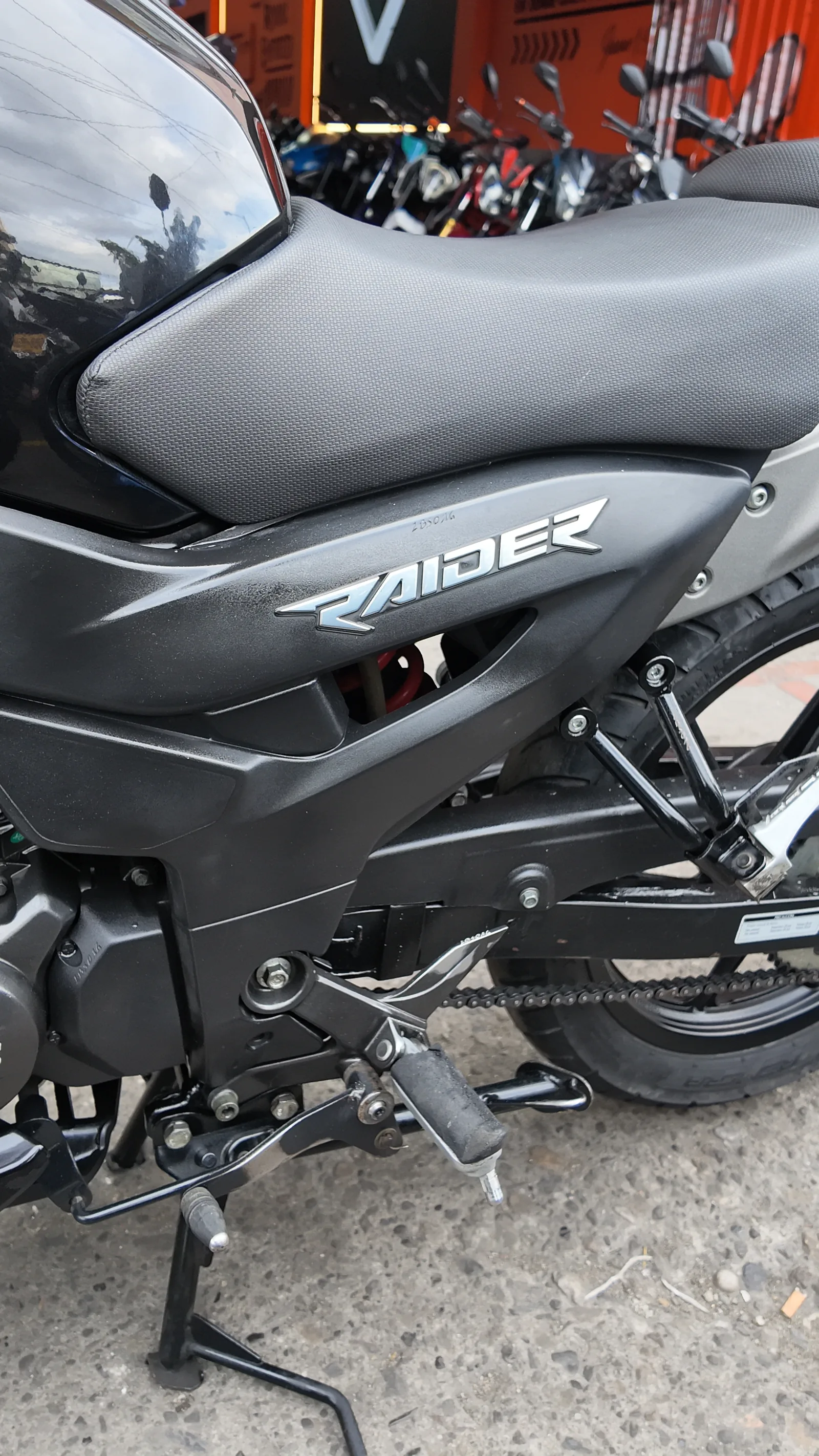 TVS RAider foto 3