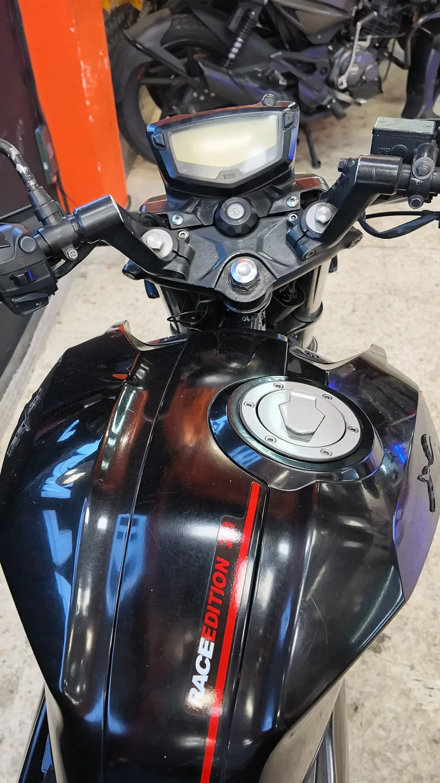 TVS APACHE 4V foto 6
