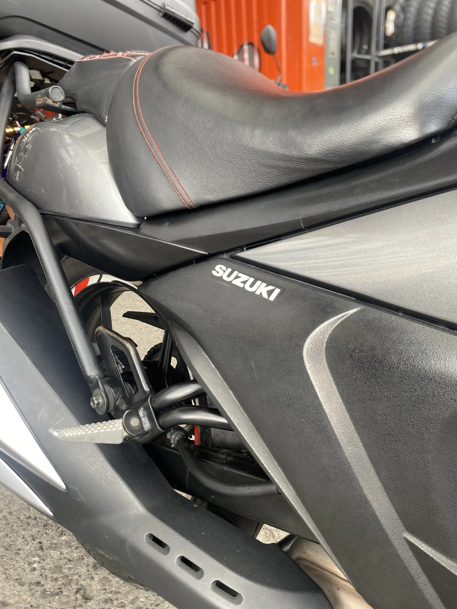 SUZUKI INTRUDER foto 5