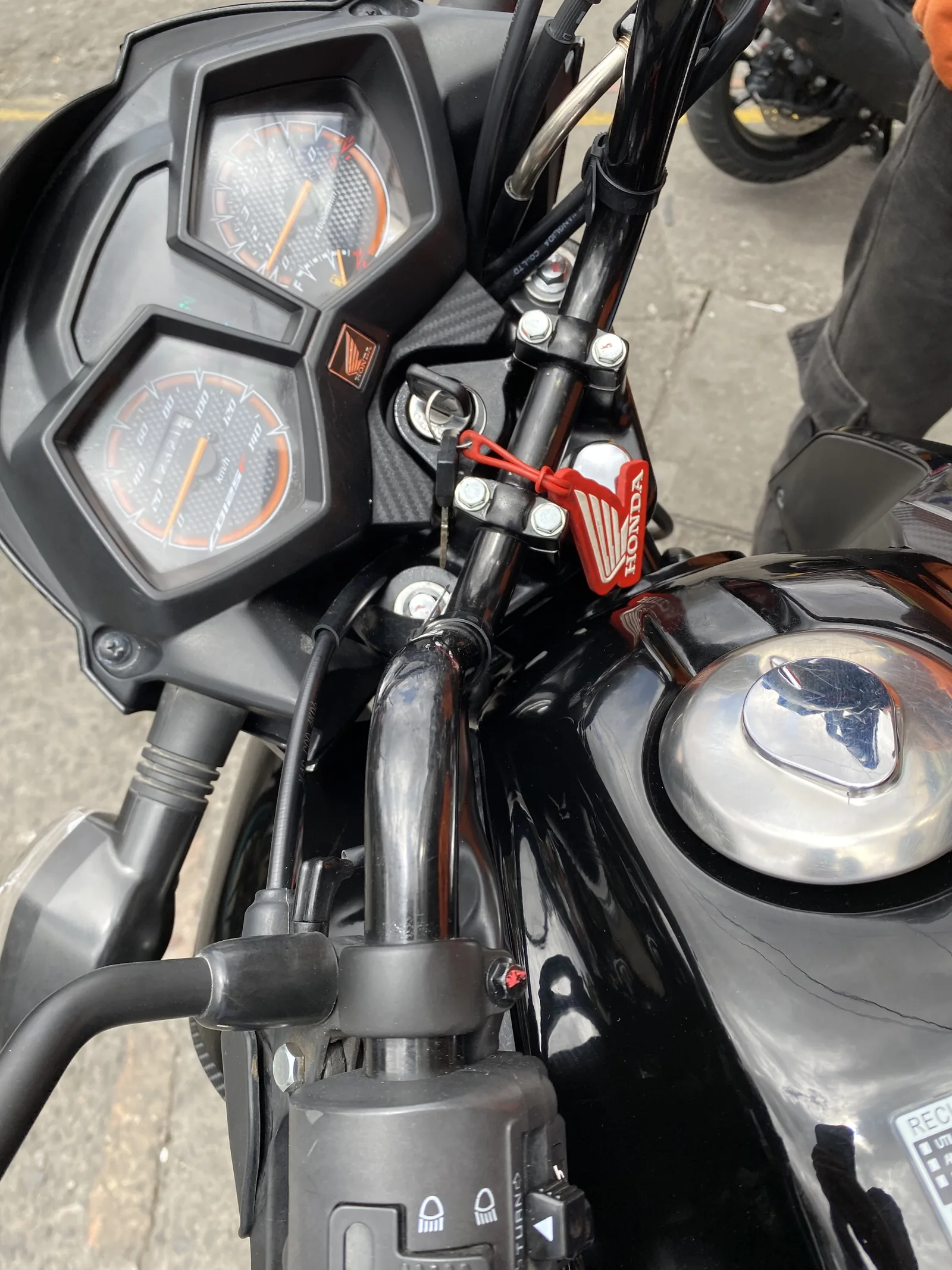 HONDA CB 125 foto 1
