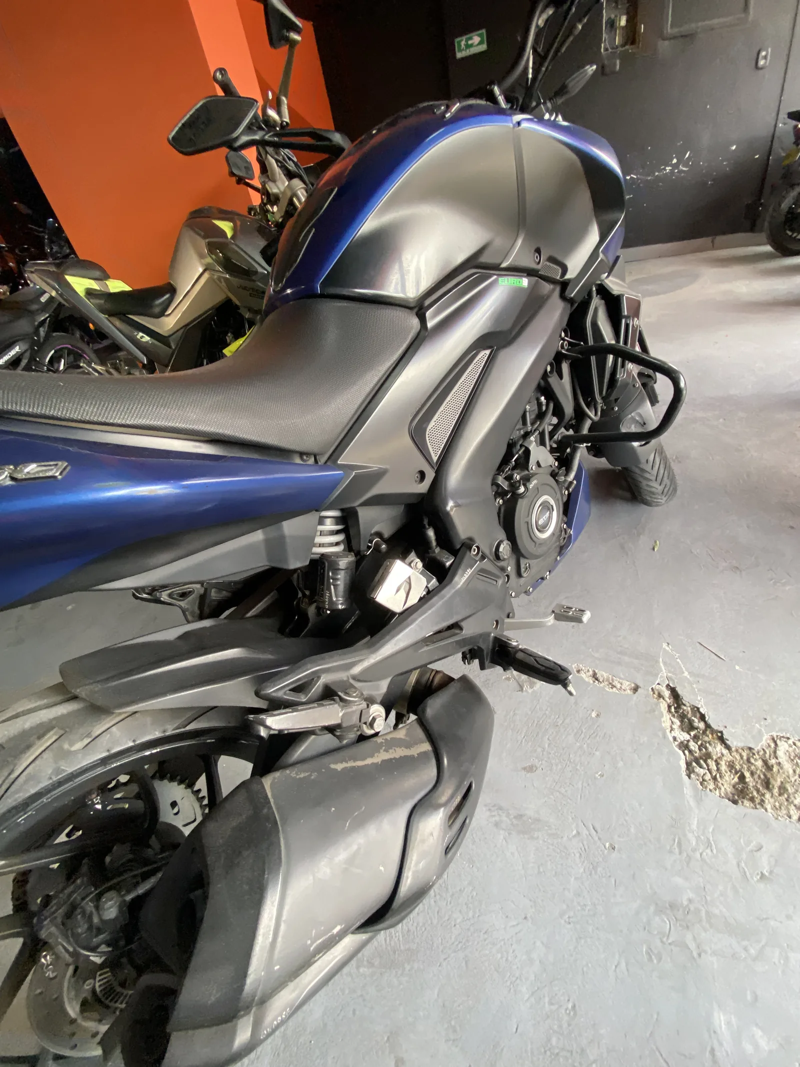 BAJAJ DOMINAR foto 4